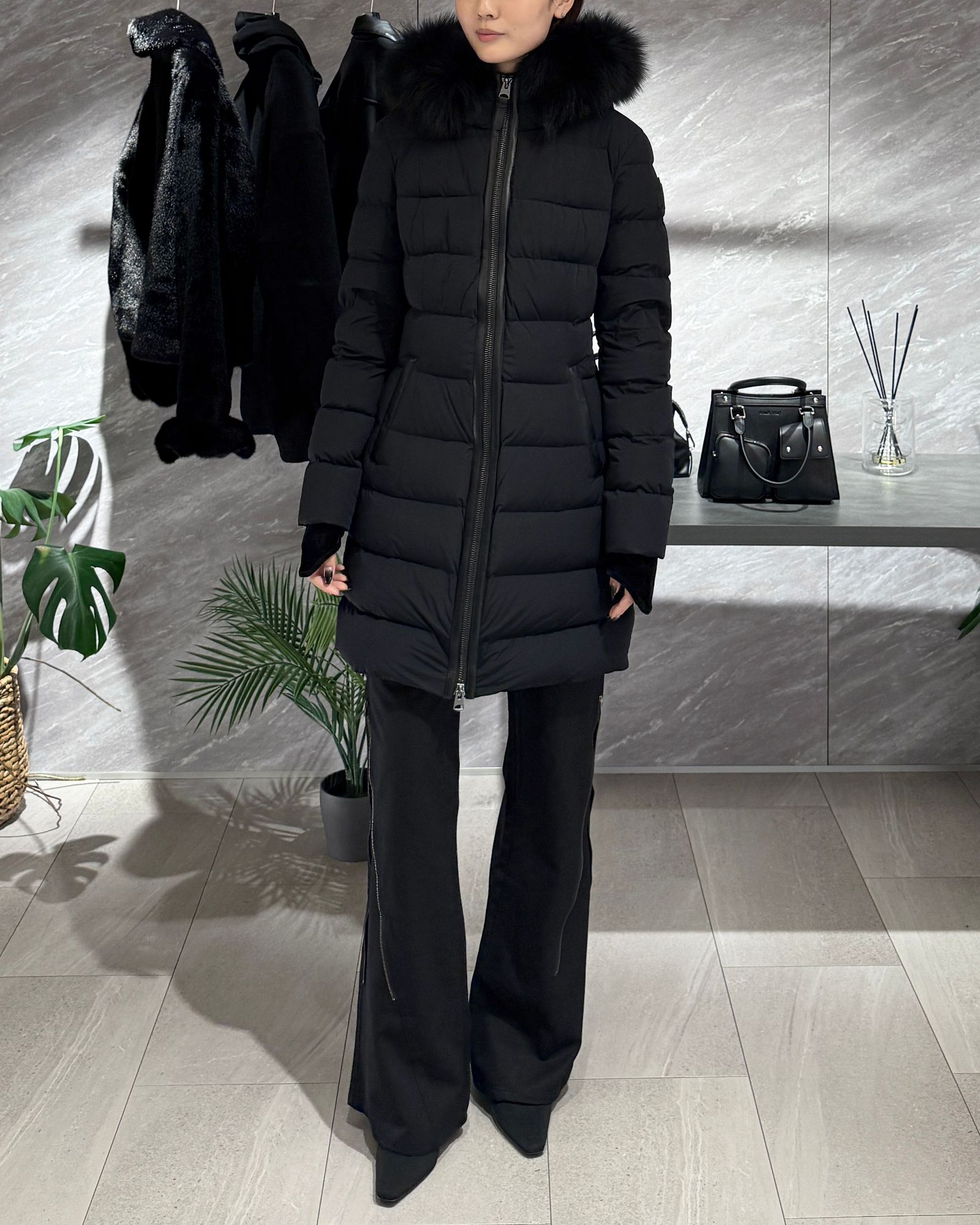 【2025AW】CALLA-BX / ファー付きストレッチダウンコート (ブラック) / レディース