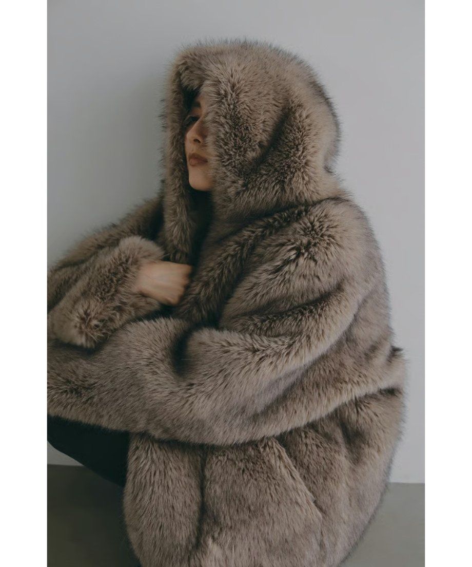 【25AW】Fox Like Fur Foodie Coat (ベージュ) / フォックスライクファー フーディコート / エコファー / フェイクファー
