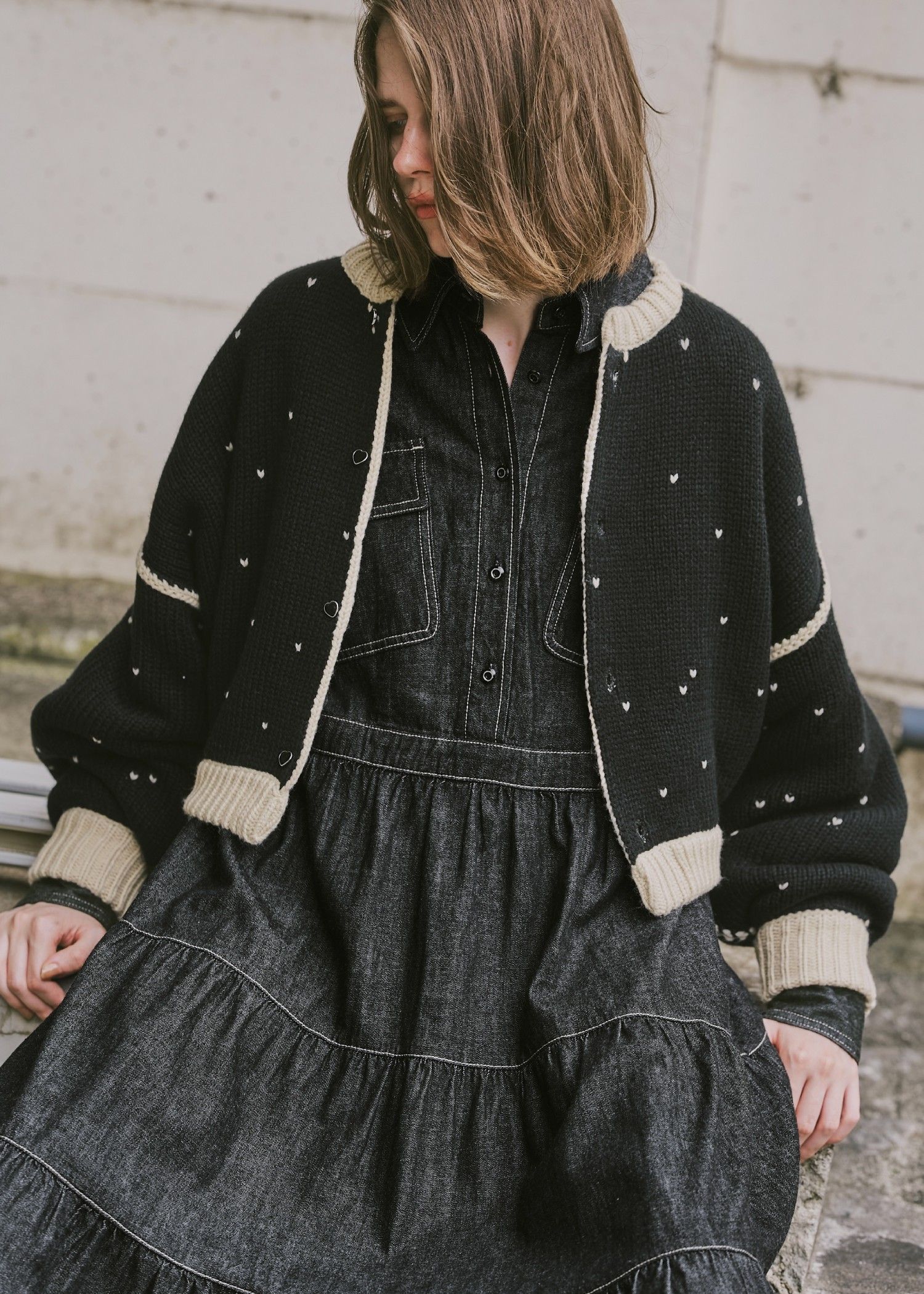 heart dot jacquard reversible cropped knit cardigan / ハートドット ジャガード リバーシブルクロップドカーディガン (タン×ブラック) / 25AW