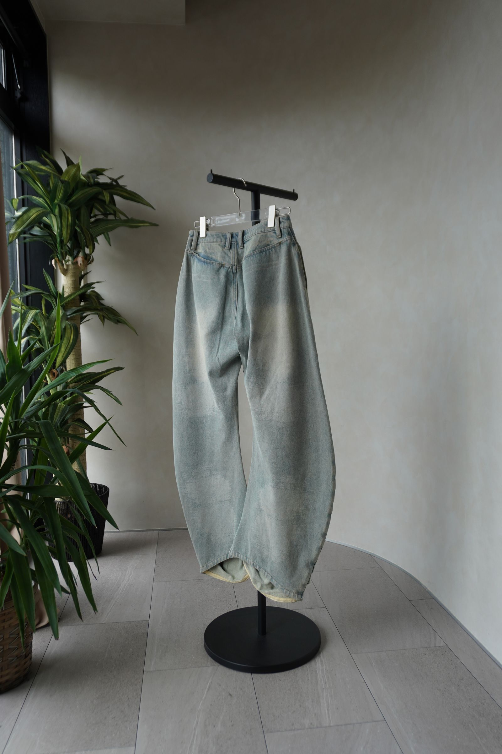 スタッズ ドレープデニム (ブルー) studded draped denim pants(unisex) (Blue) /  26SS