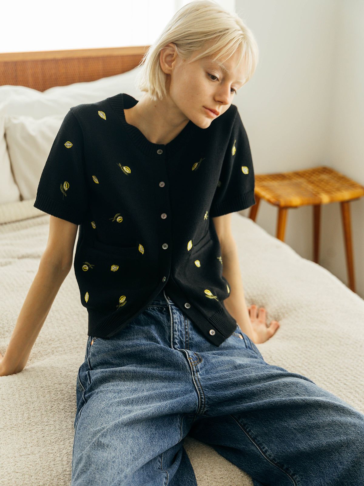 モチーフ エンブロイダリー ニットカーディガン (ブラック) MOTIF EMBROIDERY KNIT CD (Black) /  26SS