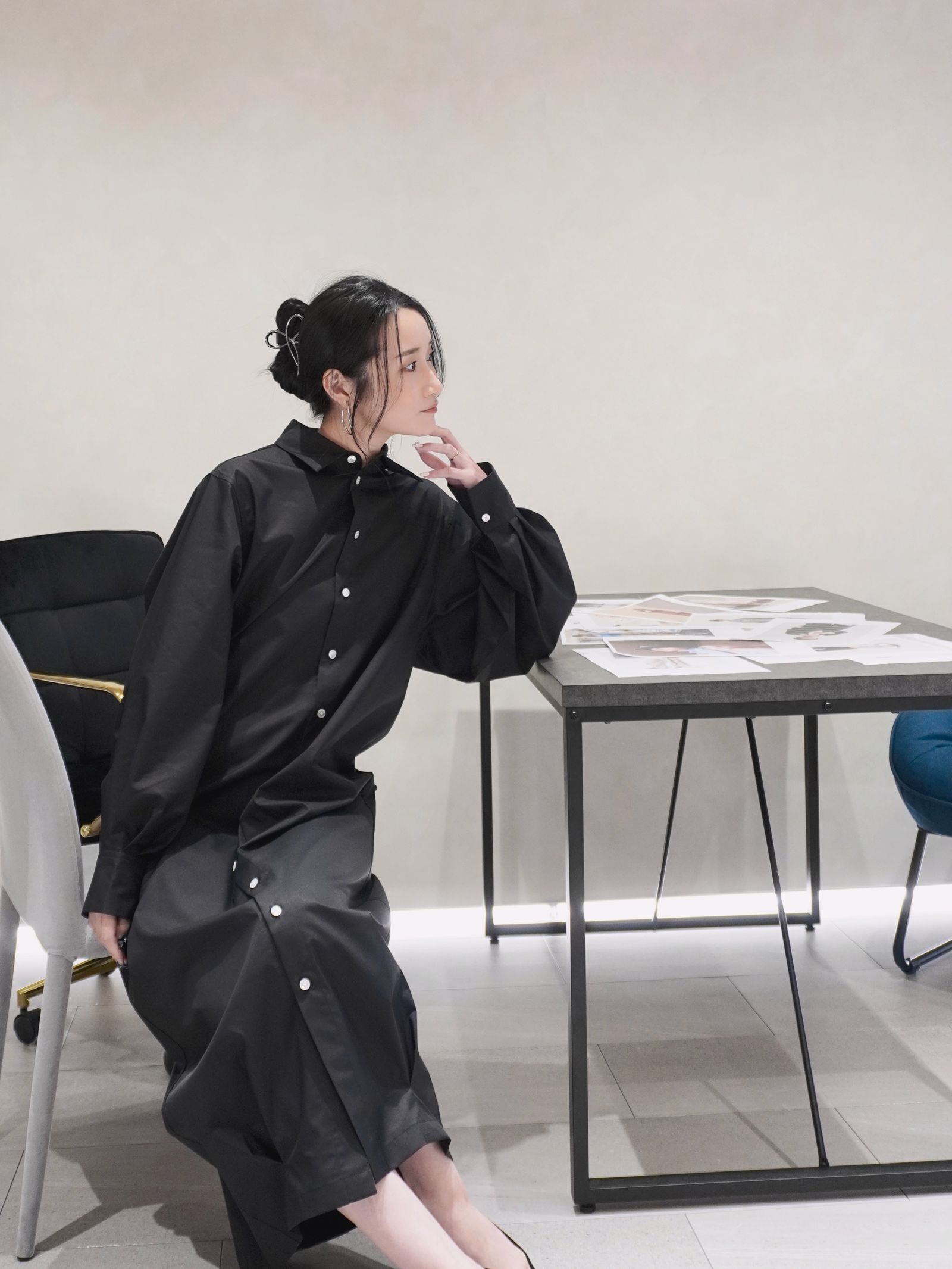 【25SS】DRAPE SHIRT DRESS / バックドレープシャツドレス (ブラック)