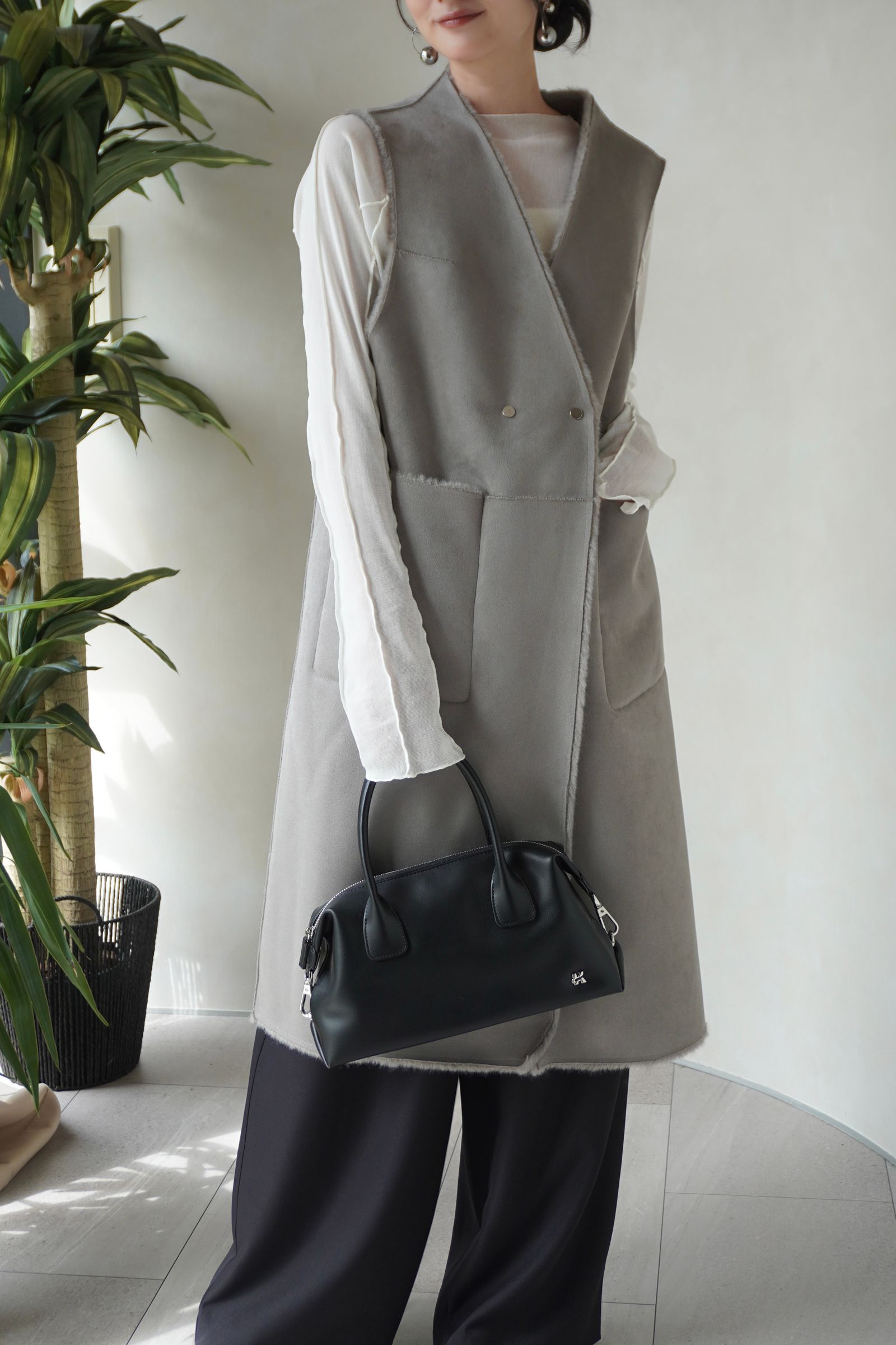 リバーシブル ムートンジレ (グレー) Reversible shearling gilet (Gray) / 26AW