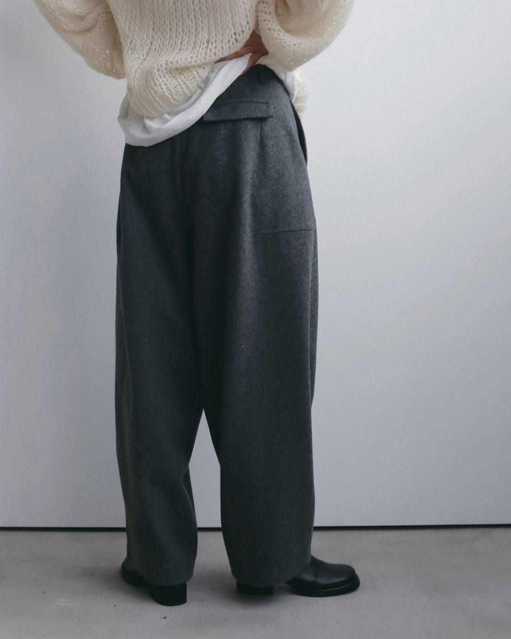 ウールコクーンパンツ (チャコールグレー) Wool Cocoon Pants (Charcoal gray) / 26AW 【6月29日まで期間限定予約】