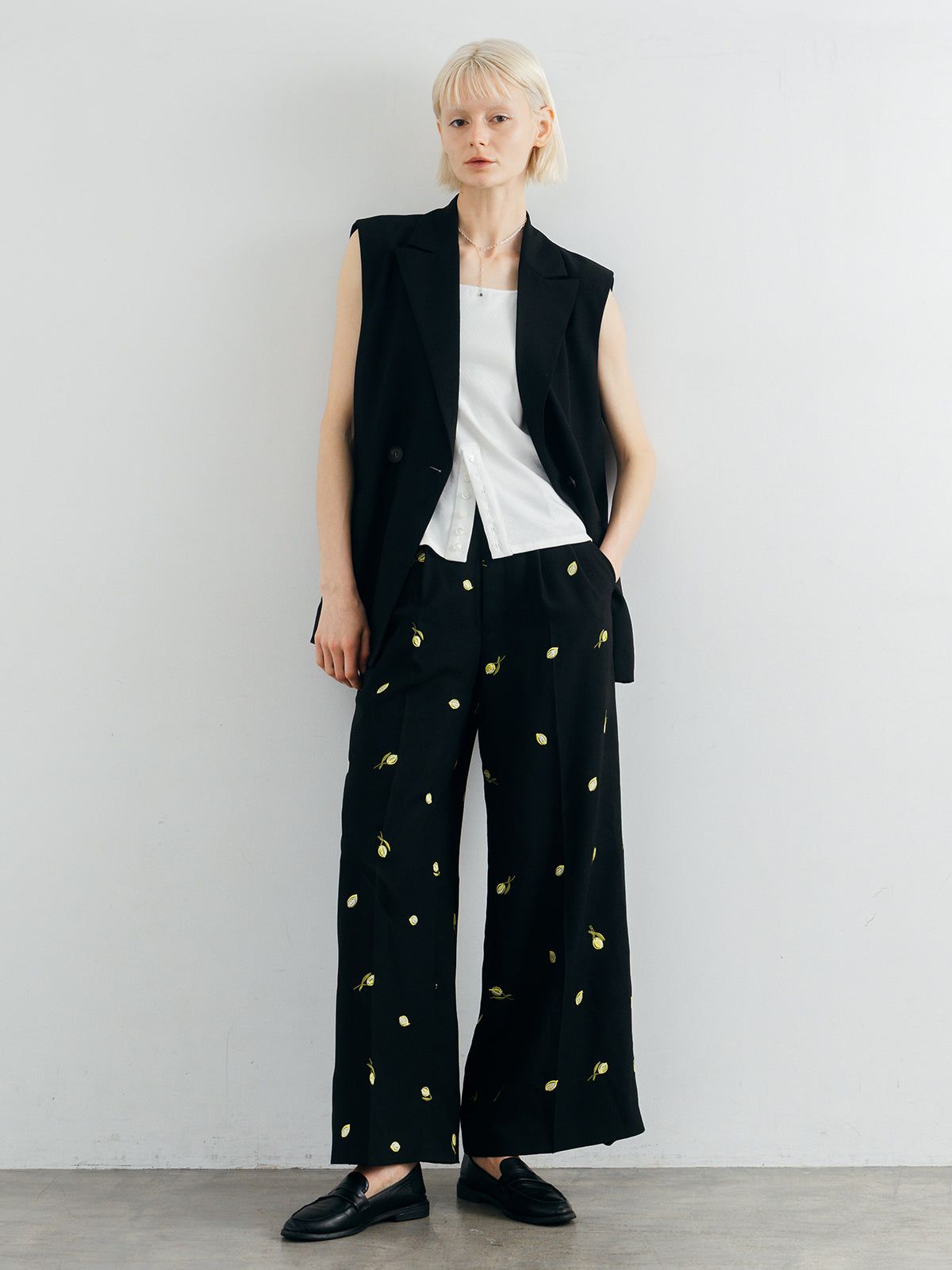 モチーフ エンブロイダリーパンツ (ブラック) MOTIF EMBROIDERY PANTS (Black) /  26SS