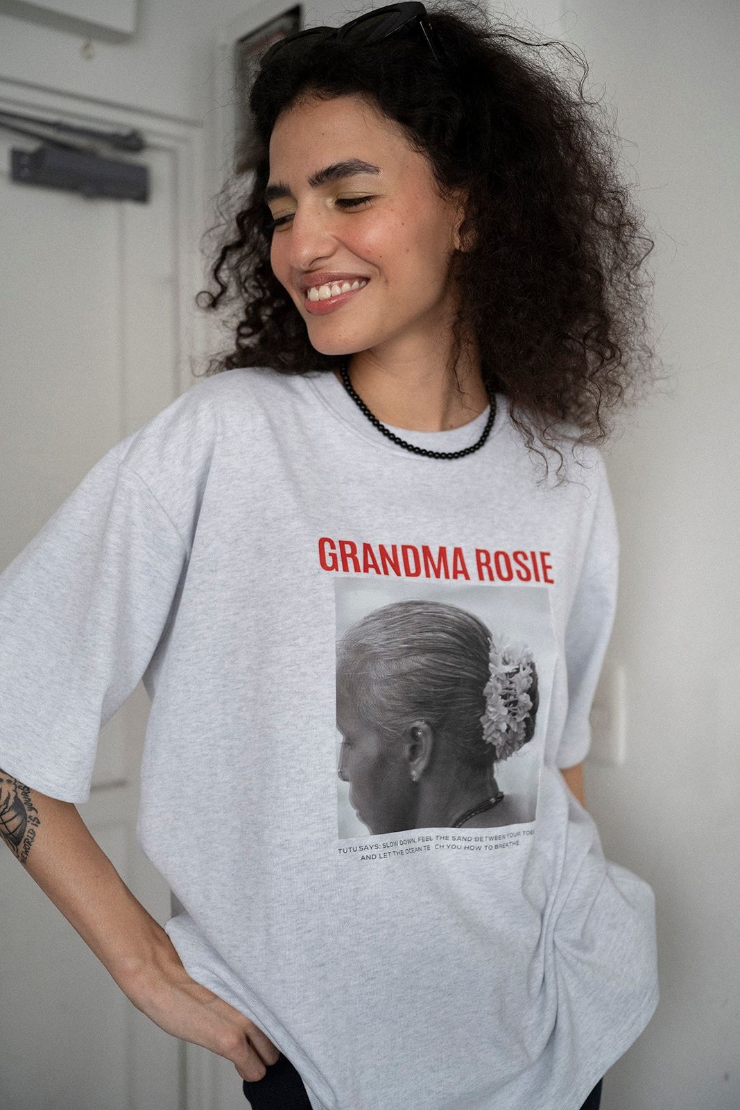 フォトTシャツ (ライトグレー) GRANDMA ROSIE Photo T-shirt (LighetGray) /  26SS