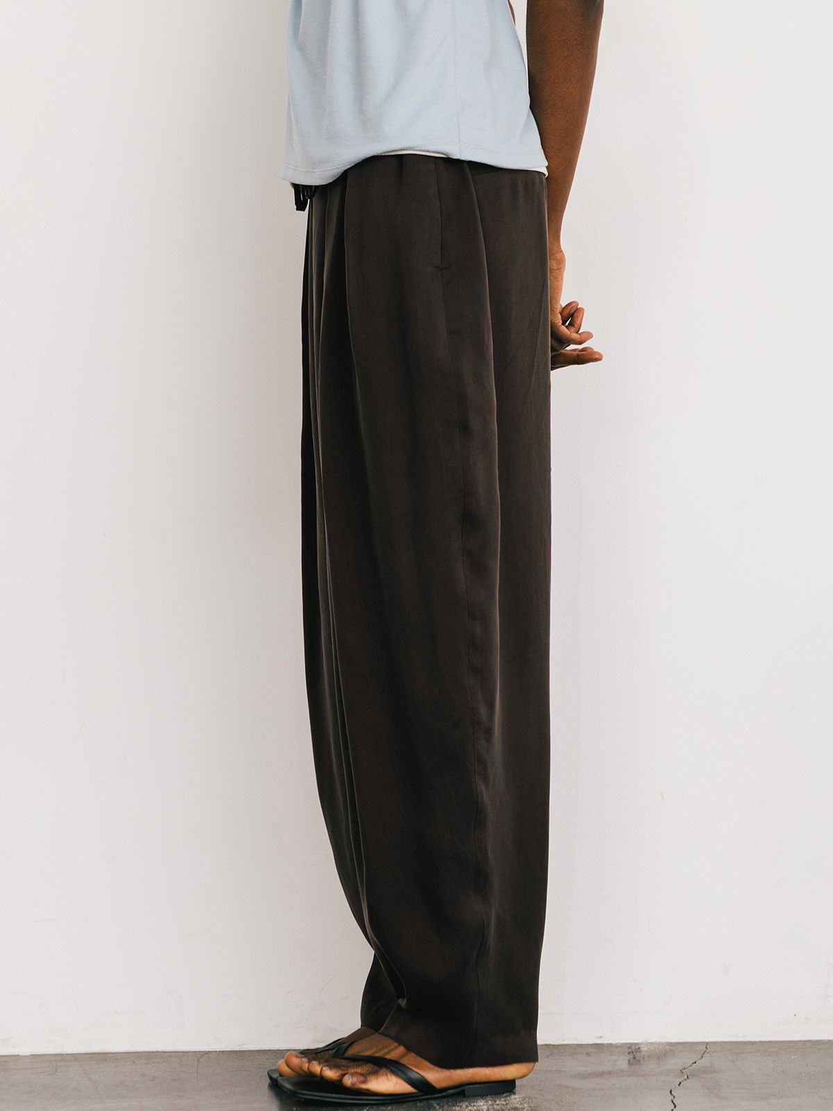 【25SS】CUPRO EASY PANTS / イージーパンツ (ブラウン)