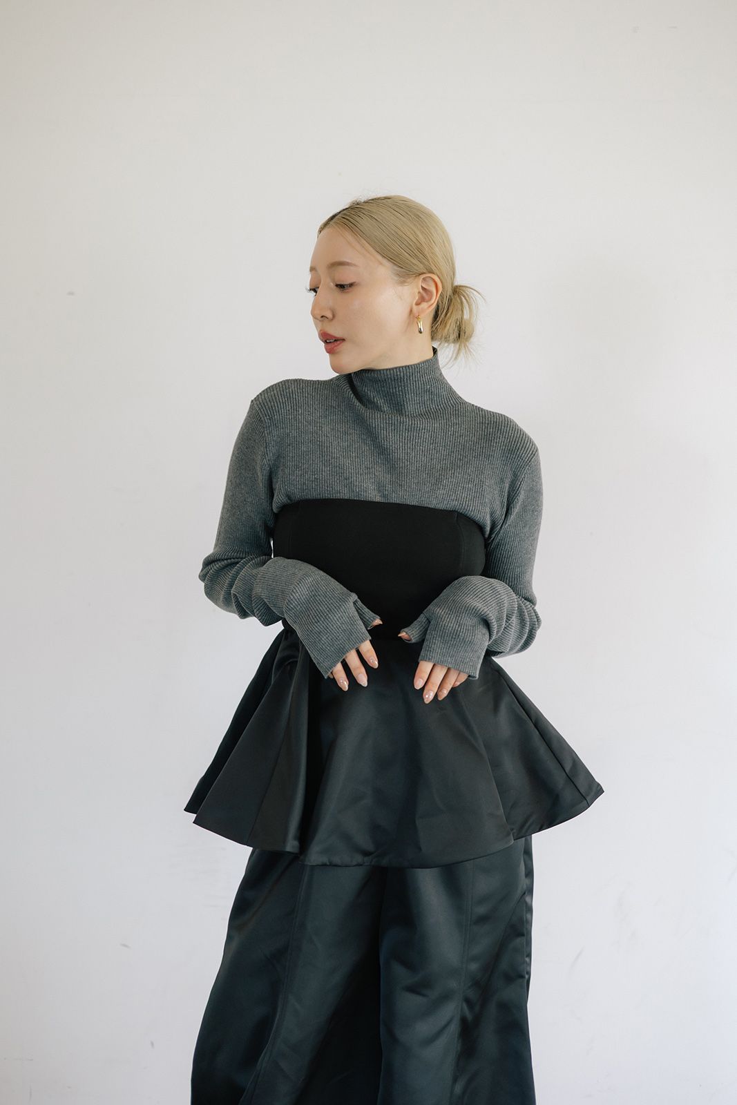ハンドウォーマーリブトップス (グレー) Hand warmer ribbed top (Gray) / 26AW