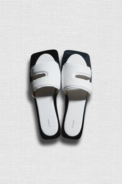 SQUARE TOE FLAT SANDAL / スクエアトゥフラットサンダル (ホワイト)