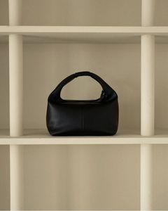 ワンハンドル レザーバッグ (ブラック) Onehandle Leather Bag (Black) / 26SS