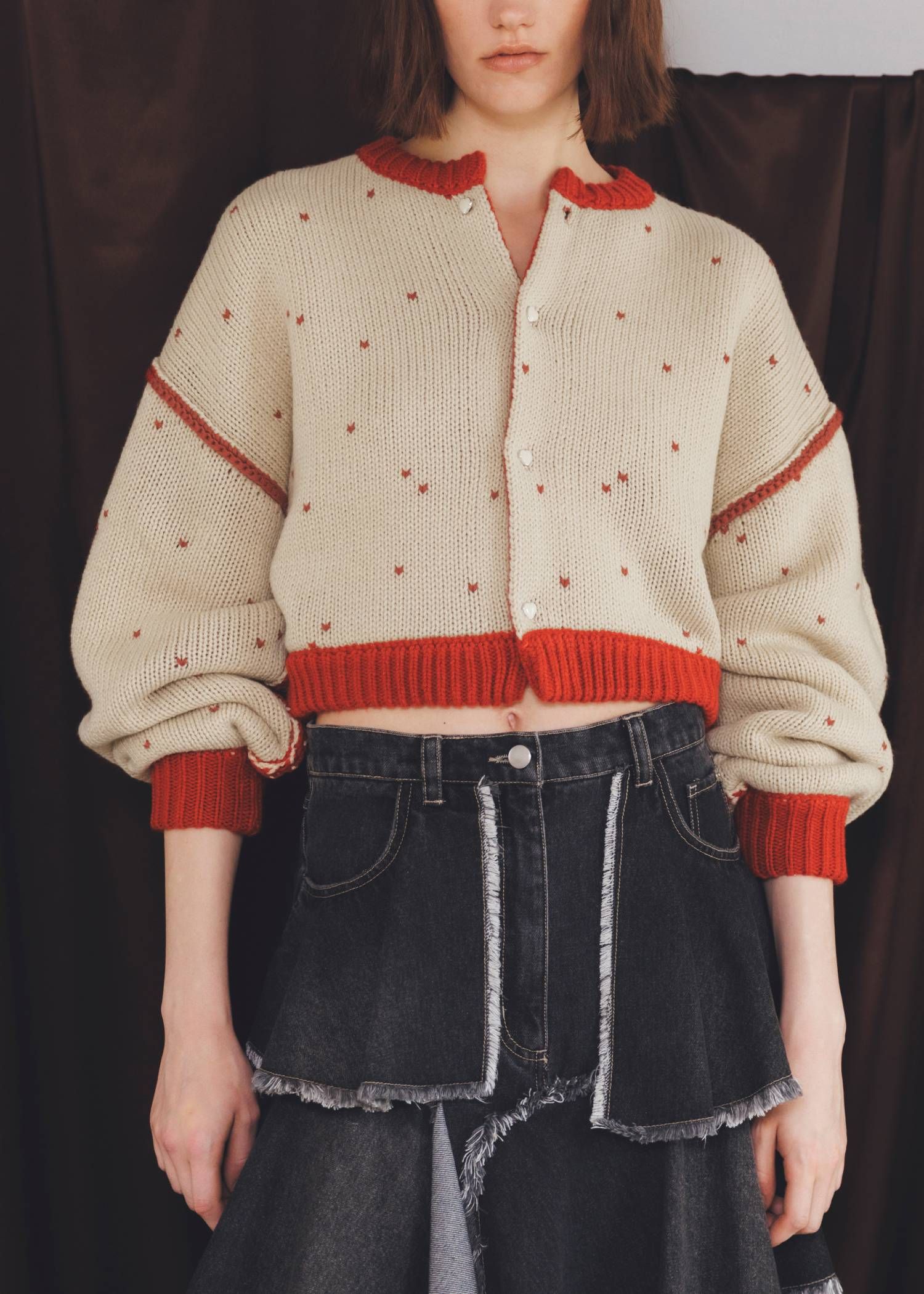 【ショート】ハートドット リバーシブルカーディガン (レッド×タン) short heart dot jacquard reversible knit cardigan (red×tan) /  26SS