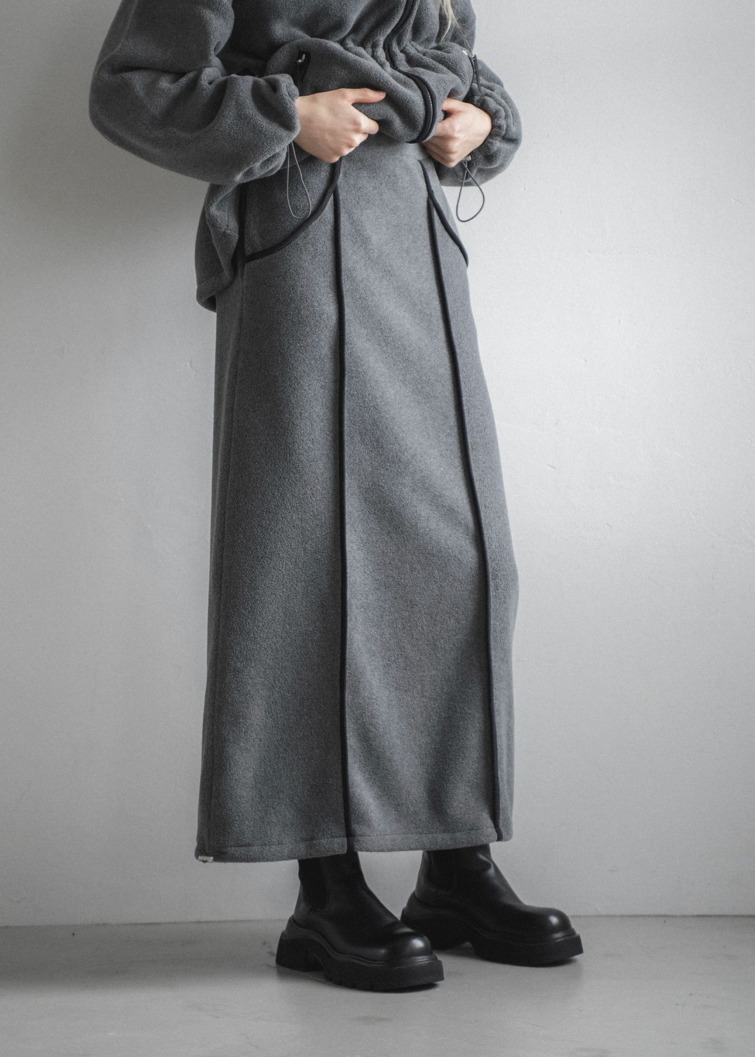 fleece drawstring bi color piping SK / バイカラー フリーススカート (チャコール) / 25AW /