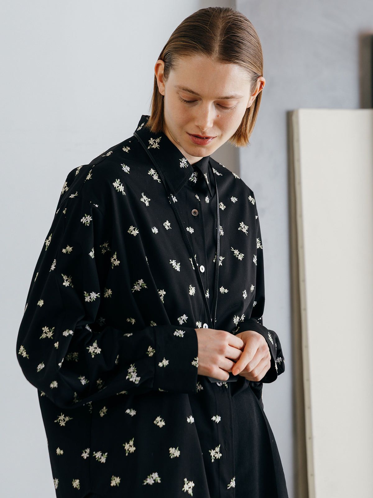 FLOWER EMBROIDERY SHIRTS (Black) / フラワーエンブロイダリー シャツ (ブラック) / 26SS