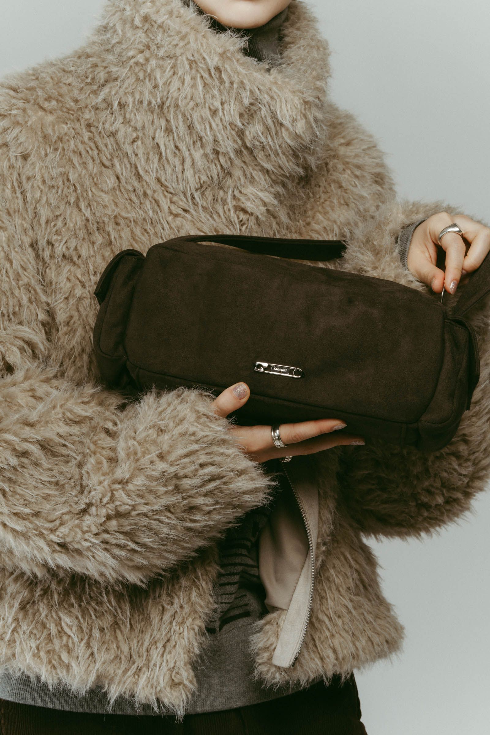 rectangle suede shoulder bag / レクタングル スエードショルダーバッグ (チャコール) / 25AW