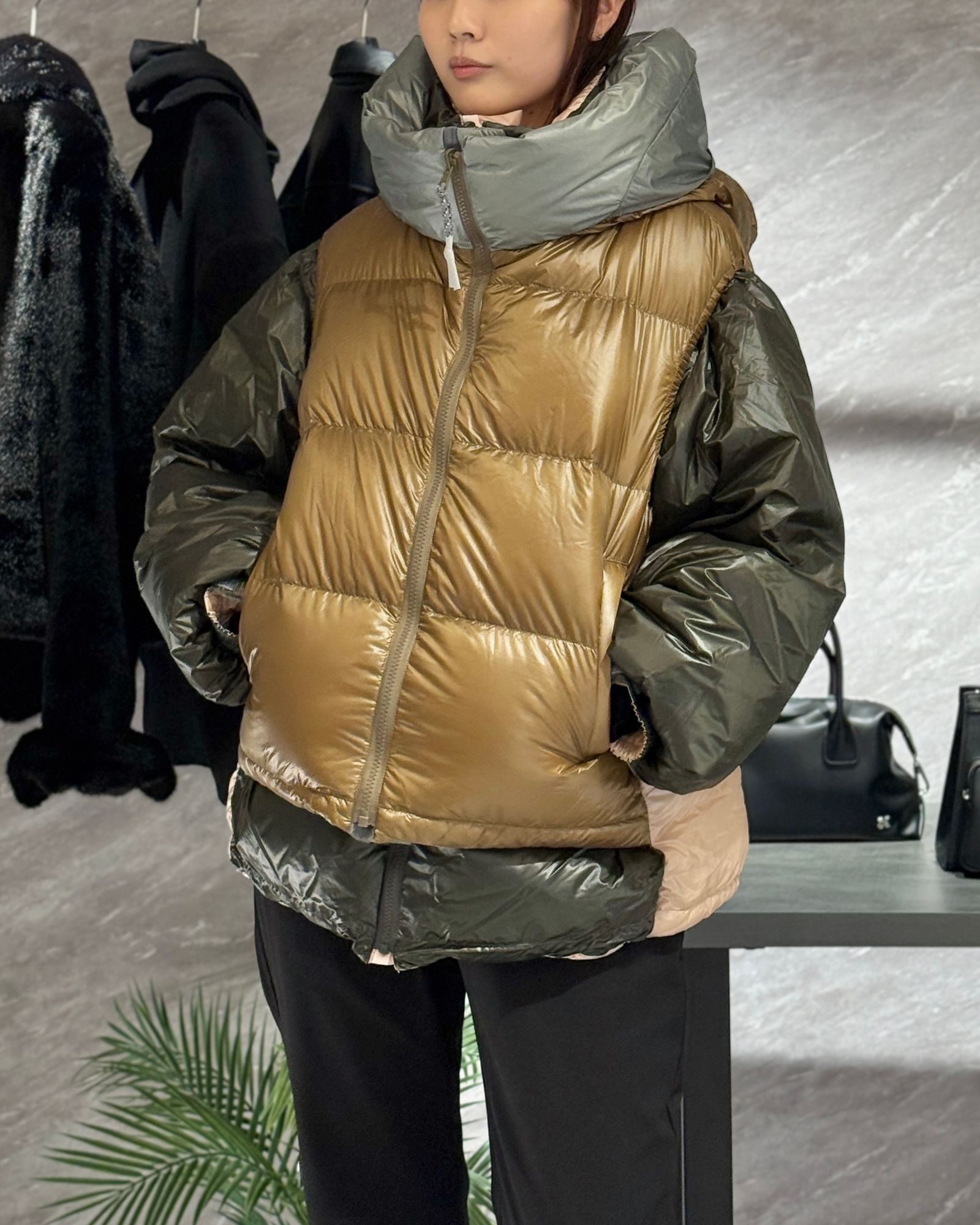 【BF割引対象12/2まで】NANGA multilayering down vest blouson / ナンガ コラボレーション ダウンジャケット (チャコール) / メンズ / レディース