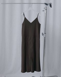 プリーツ キャミソールワンピース (ブラウン) Pleats Camisole Onepiece (Brown) / 26AW 【6月29日まで期間限定予約】