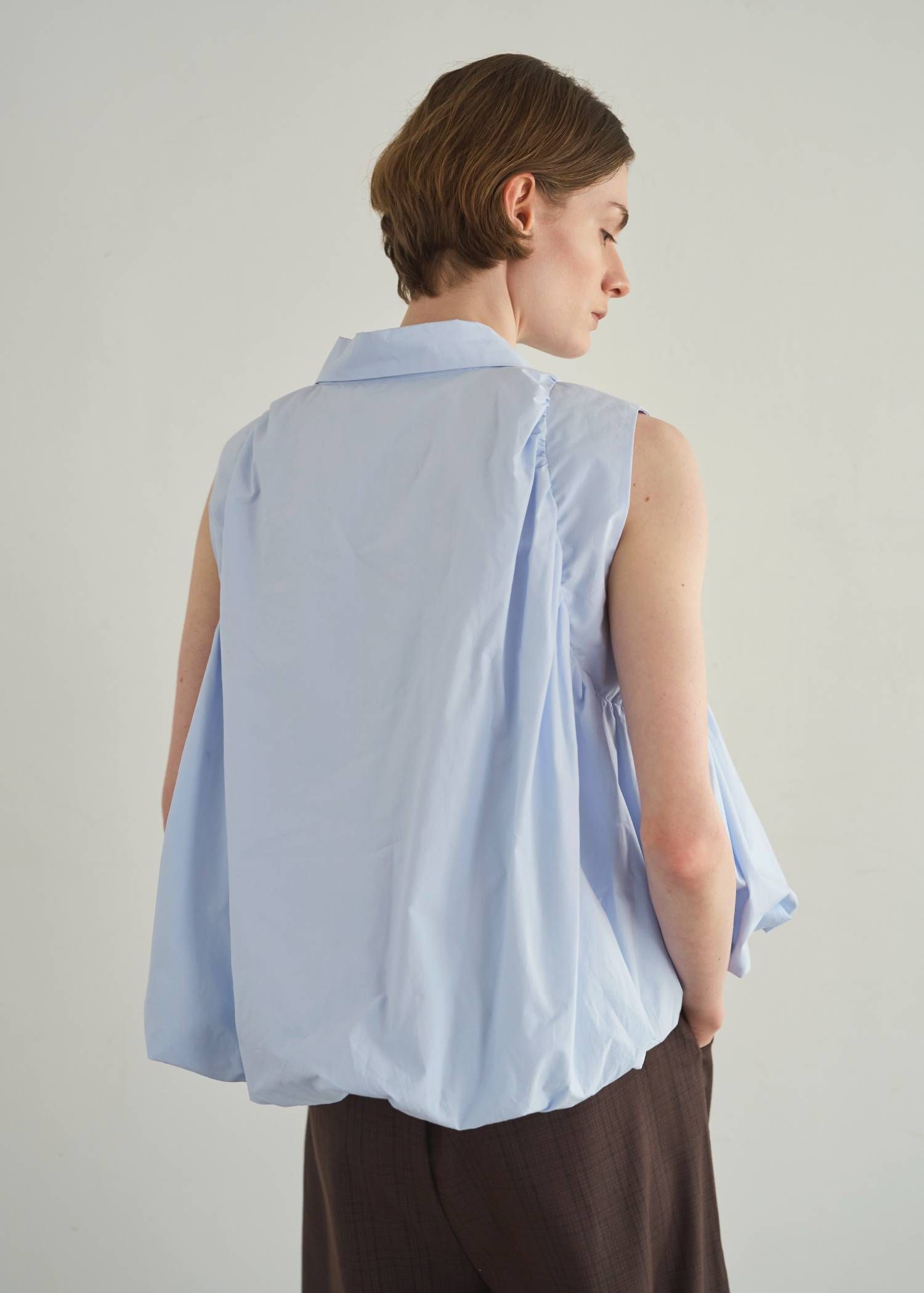 バルーンギャザー ノースリーブトップス (サックス) volume balloon gather no sleeve tops (Sax) /  26SS