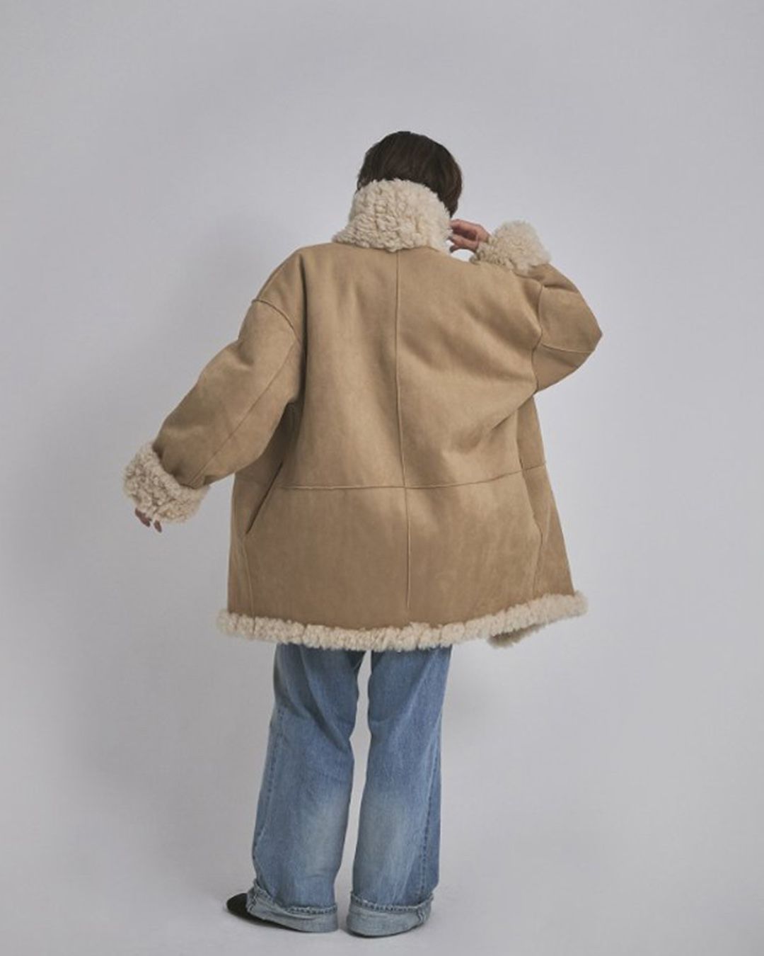 【先行予約】【26TH-03】ムートンリバーシブルコート (ベージュ) Mouton Reversible Coat (Beige) /  エコファー  /  フェイクファー 【受注期間6/14 23:59まで】
