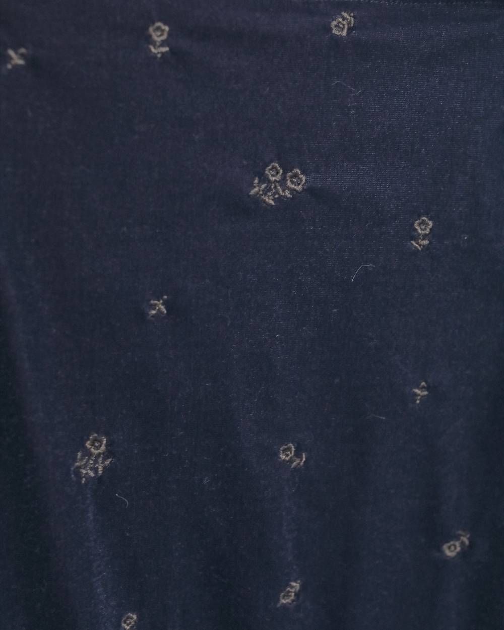 エンブロイダリー フラワーベロアスカート (ネイビー) Embroidery Flower Velourskirt (Navy) / 26AW 【6月29日まで期間限定予約】