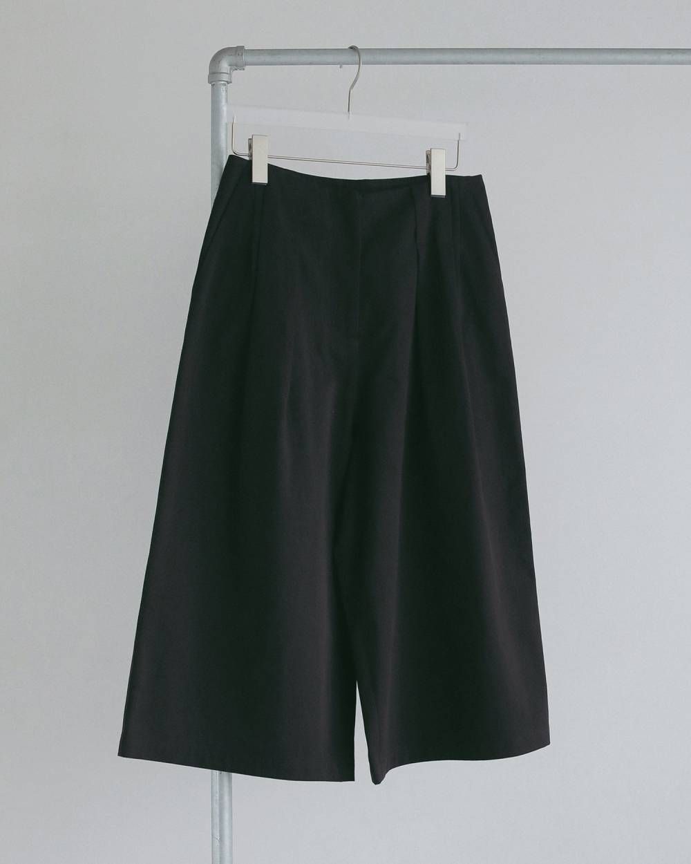タック バミューダパンツ (ブラック) Tuck Bermuda Pants (Black) / 27SS