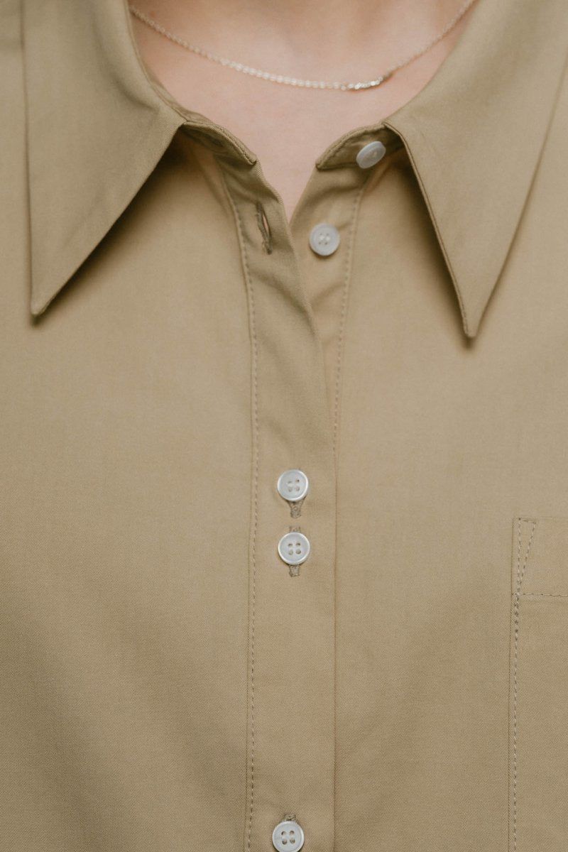 stripe label nosleeve shirt / ストライプ ラベル ノースリーブ シャツ (モスグリーン) / 25SS