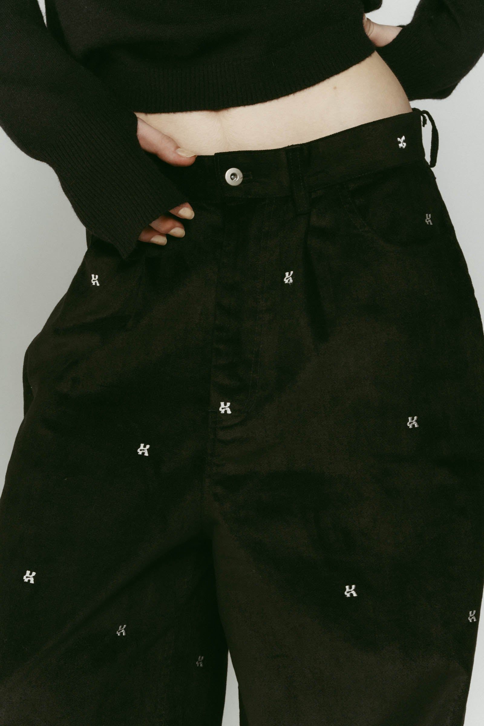 K motif velveteen pants(unisex) / Kモチーフ ベルベットパンツ (ブラック) / 25AW