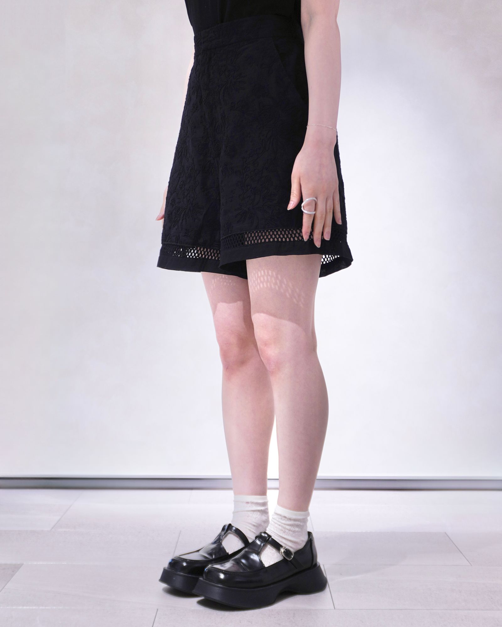 WILLFULLY - コットンレース ショートパンツ (ブラック) cotton lace