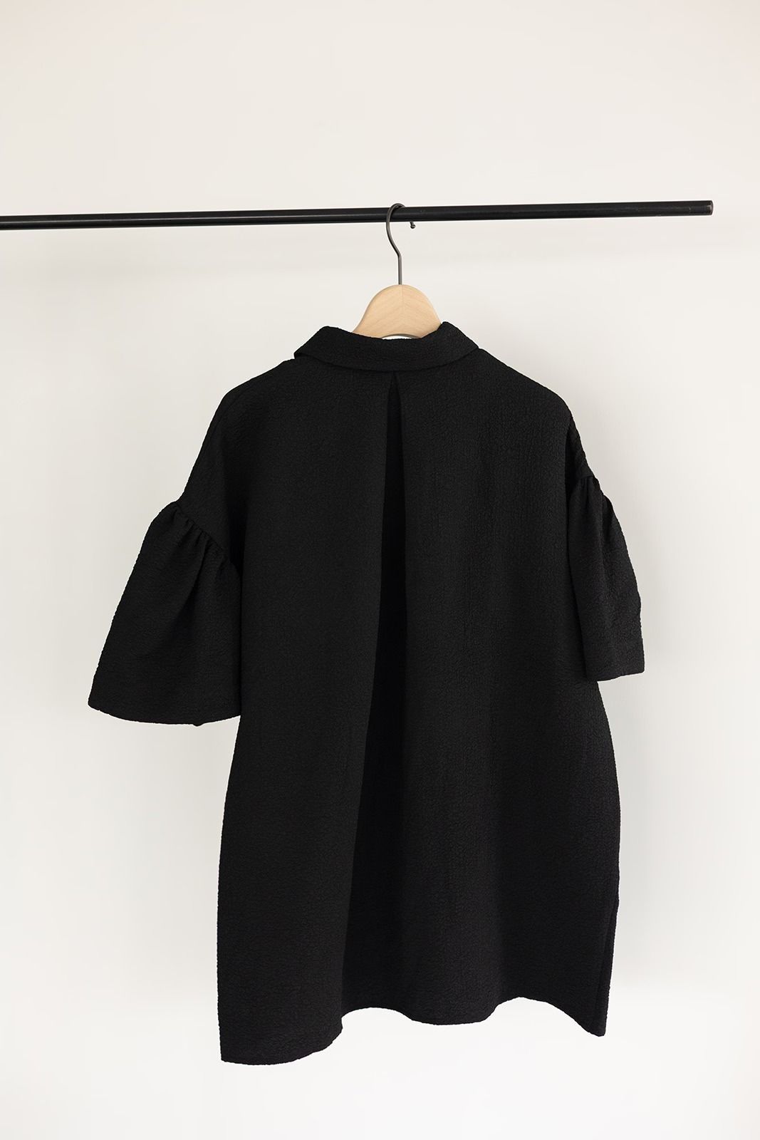 ふくれジャカードギャザースリーブブラウス (ブラック)  Puffy Jacquard Blouse (Black) /  26SS