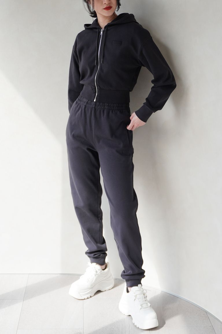 163cm 着用:XS (自然光)