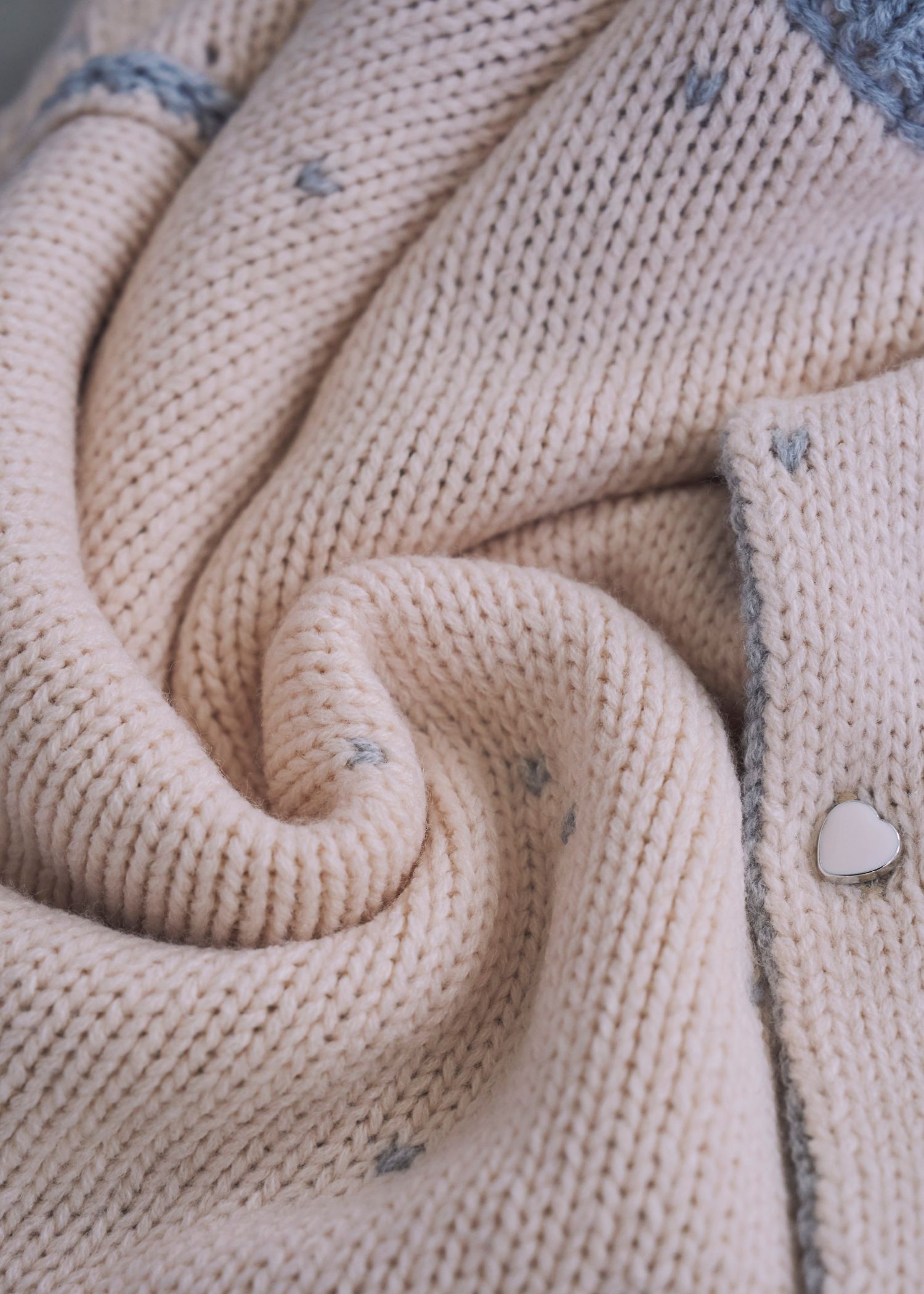 【ロング】ハートドット リバーシブルカーディガン (グレー×ベビーピンク) long heart dot jacquard reversible knit cardigan (gray×baby pink) /  26SS
