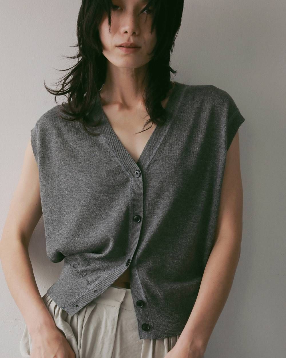 Vネック ボタンベスト (チャコールグレー) Vneck Botton Vest (Charcoalgray) / 27SS