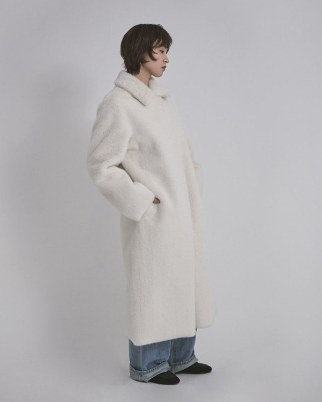 【先行予約】【26TH-13】ムートン調スムースファーロングコート (ホワイト) Mouton Like Smooth Fur Long Coat (White) /  エコファー  /  フェイクファー 【受注期間6/14 23:59まで】