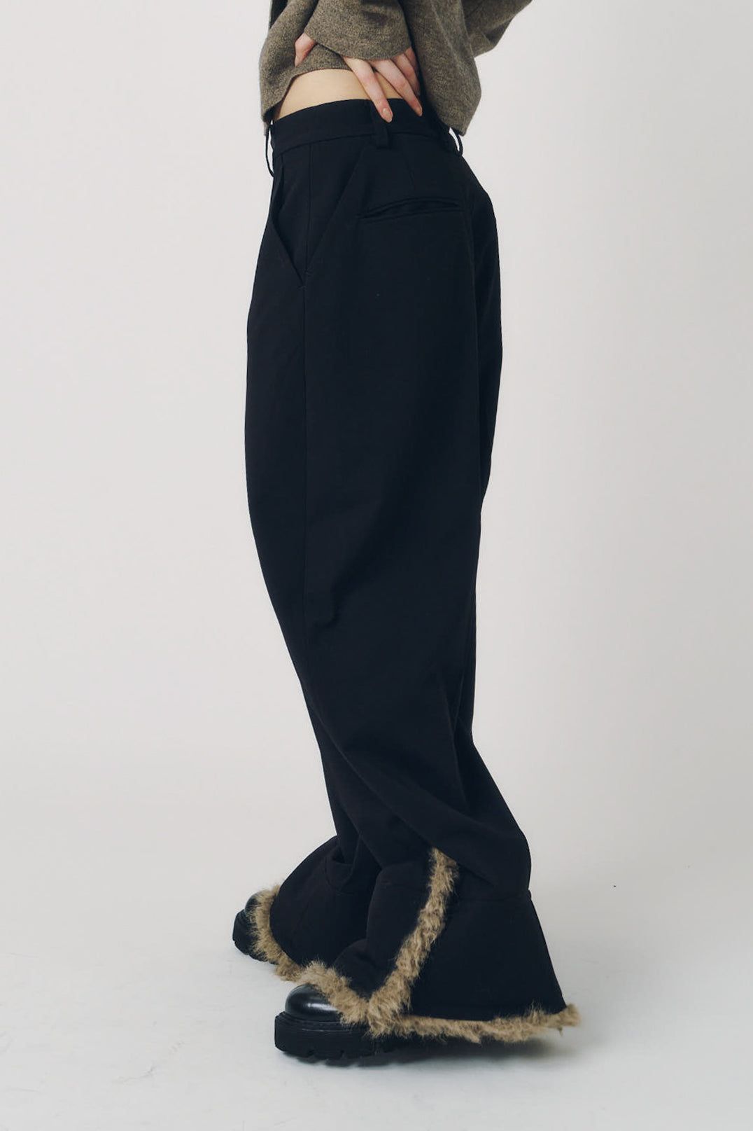 ダブルヘムファートラウザー (ブラックファー) double hem fur trousers(unisex) (Black Fur) / 26AW