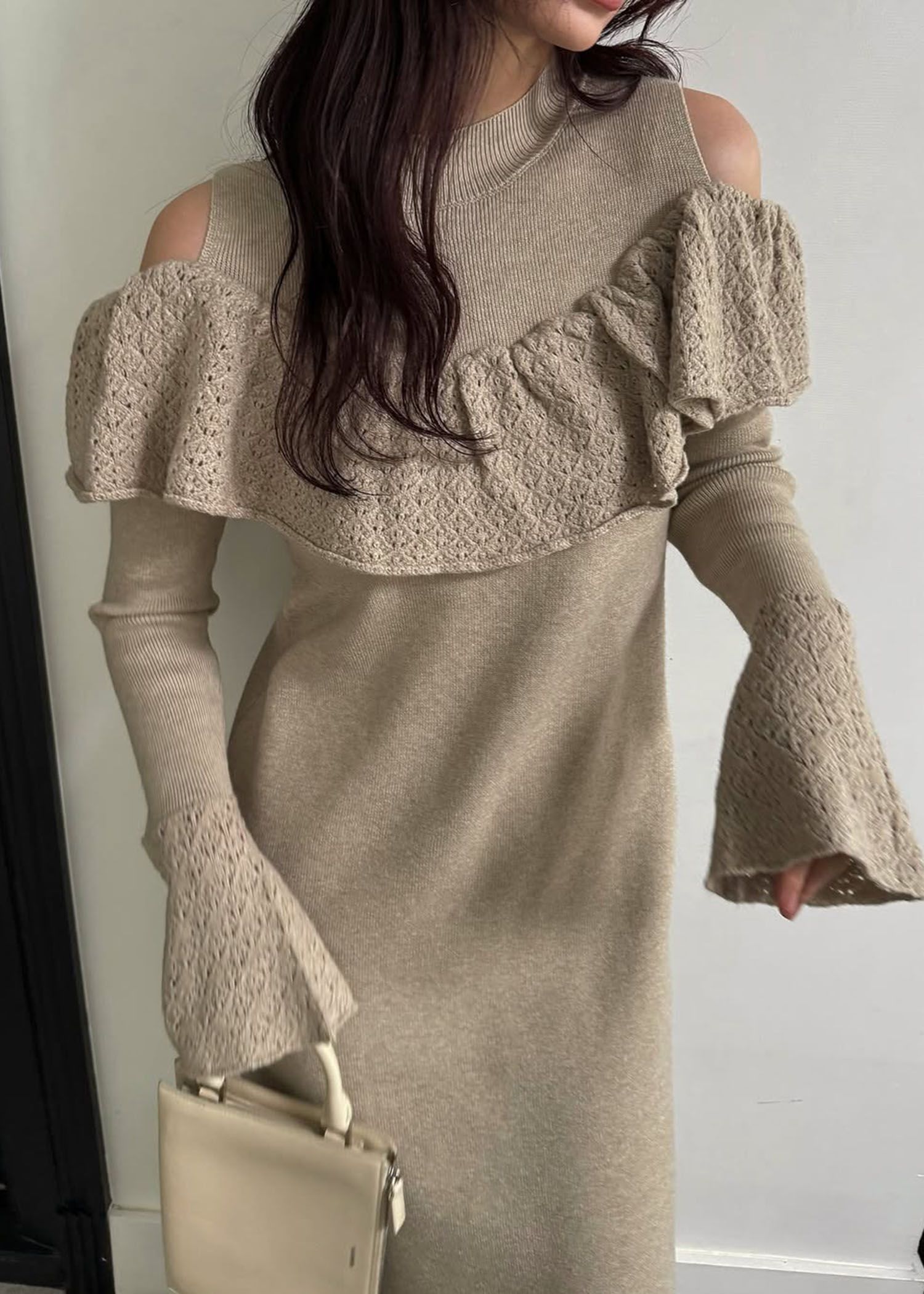 shoulder slit frill mermaid knit OP / ショルダースリットフリル マーメイドワンピース (タン) / 25AW /