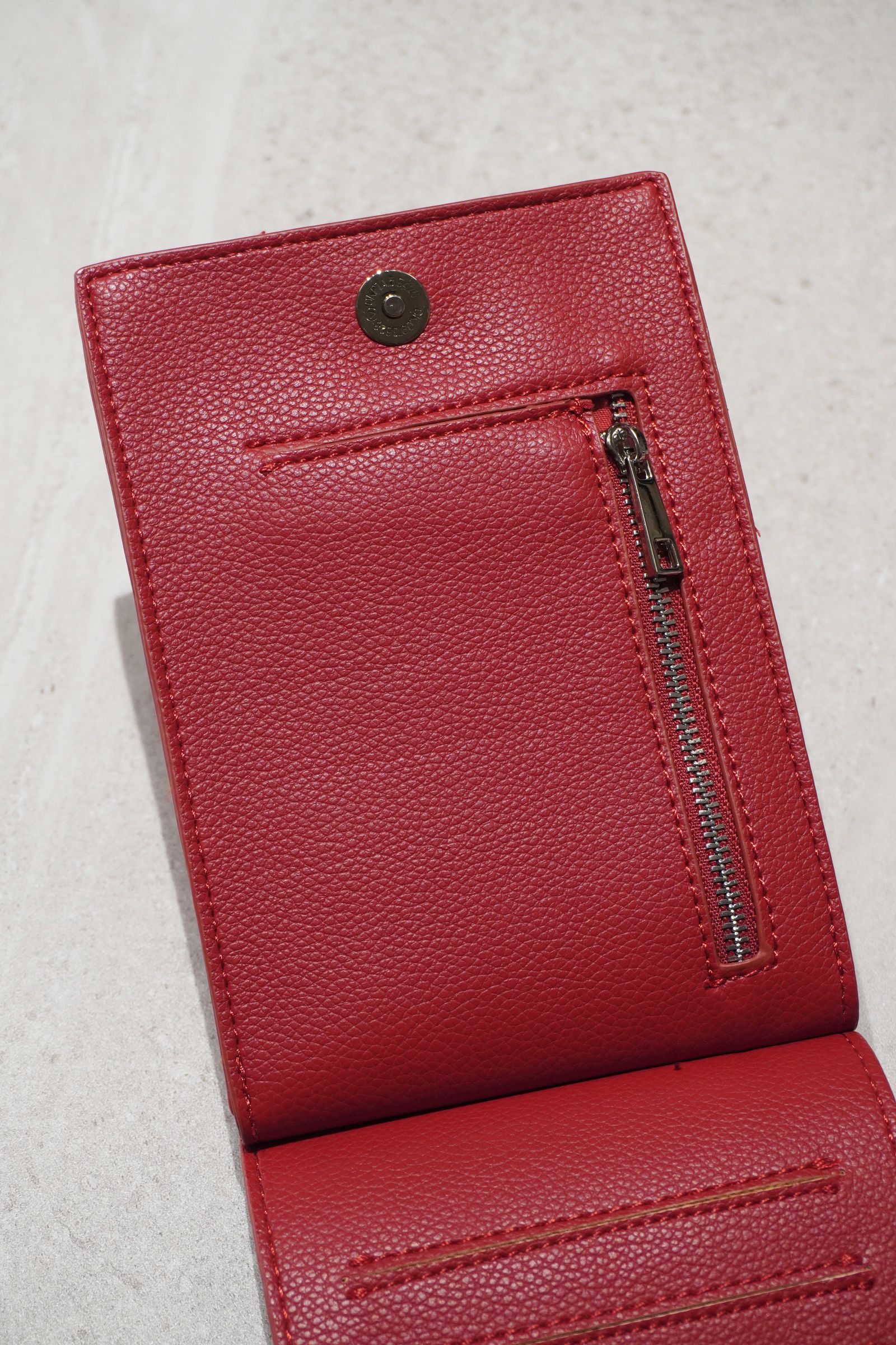 RECYCLING LEATHER MULTI MOBILE POUCH / リサイクルレザーマルチモバイルポーチ (レッド) スマホショルダー/コインケース・カードホルダー付き / 取り外し可能