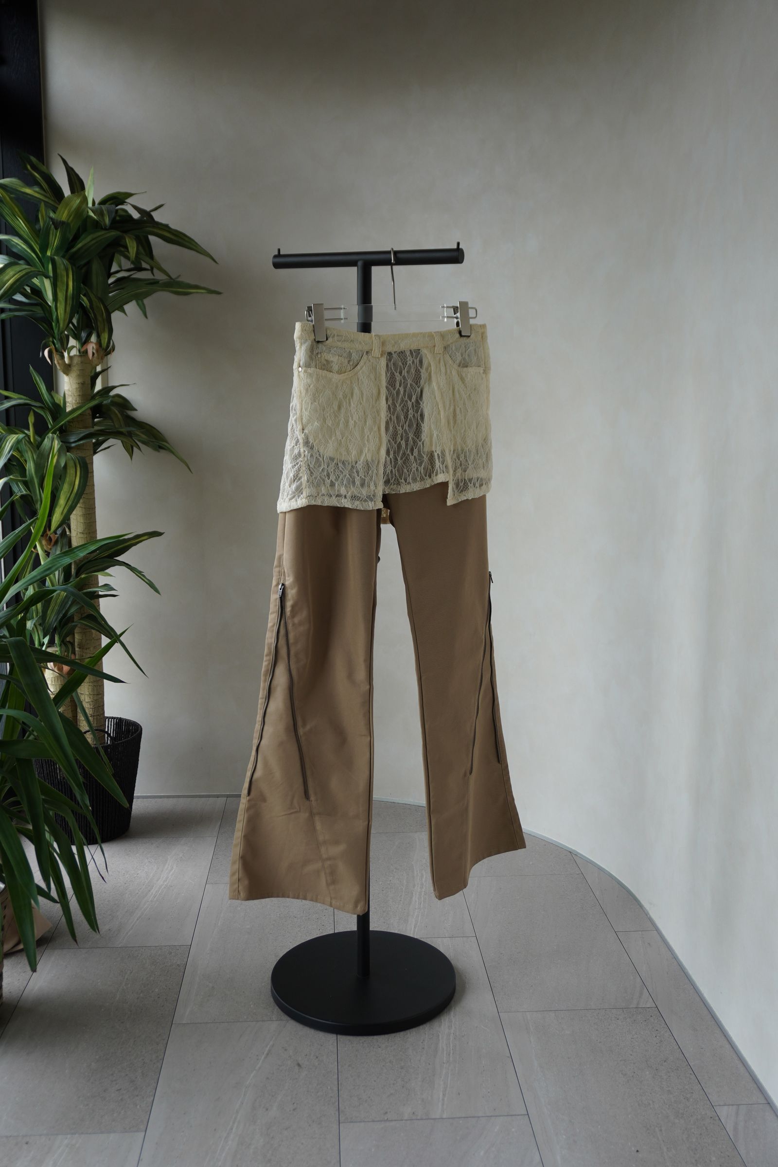 2ピース ジップフレアパンツ (ベージュ) 2piece zip flare pants