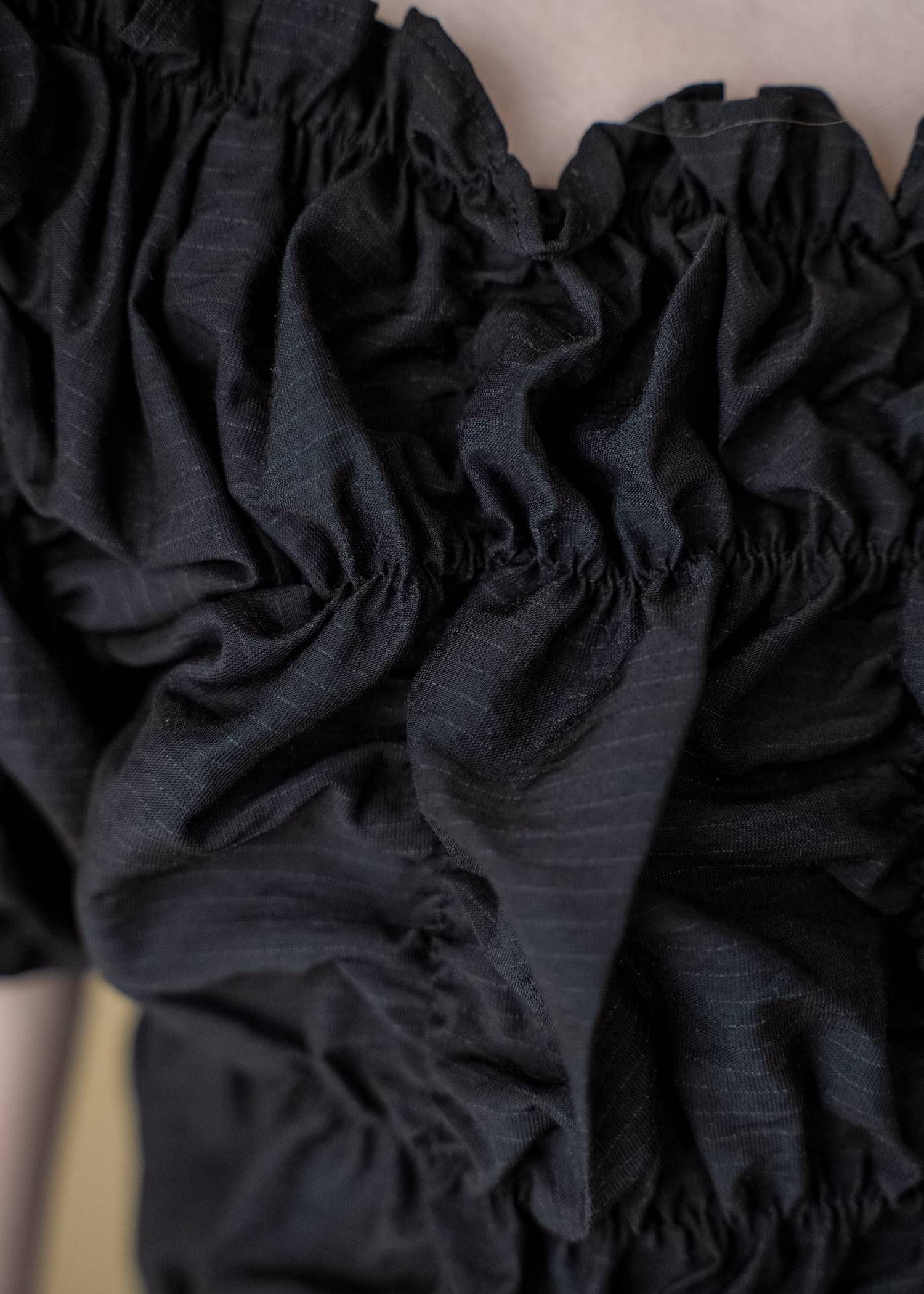 ホイップ ストライプトップス (ブラック) whip shirring stripe 2way tops (Black) /  26SS