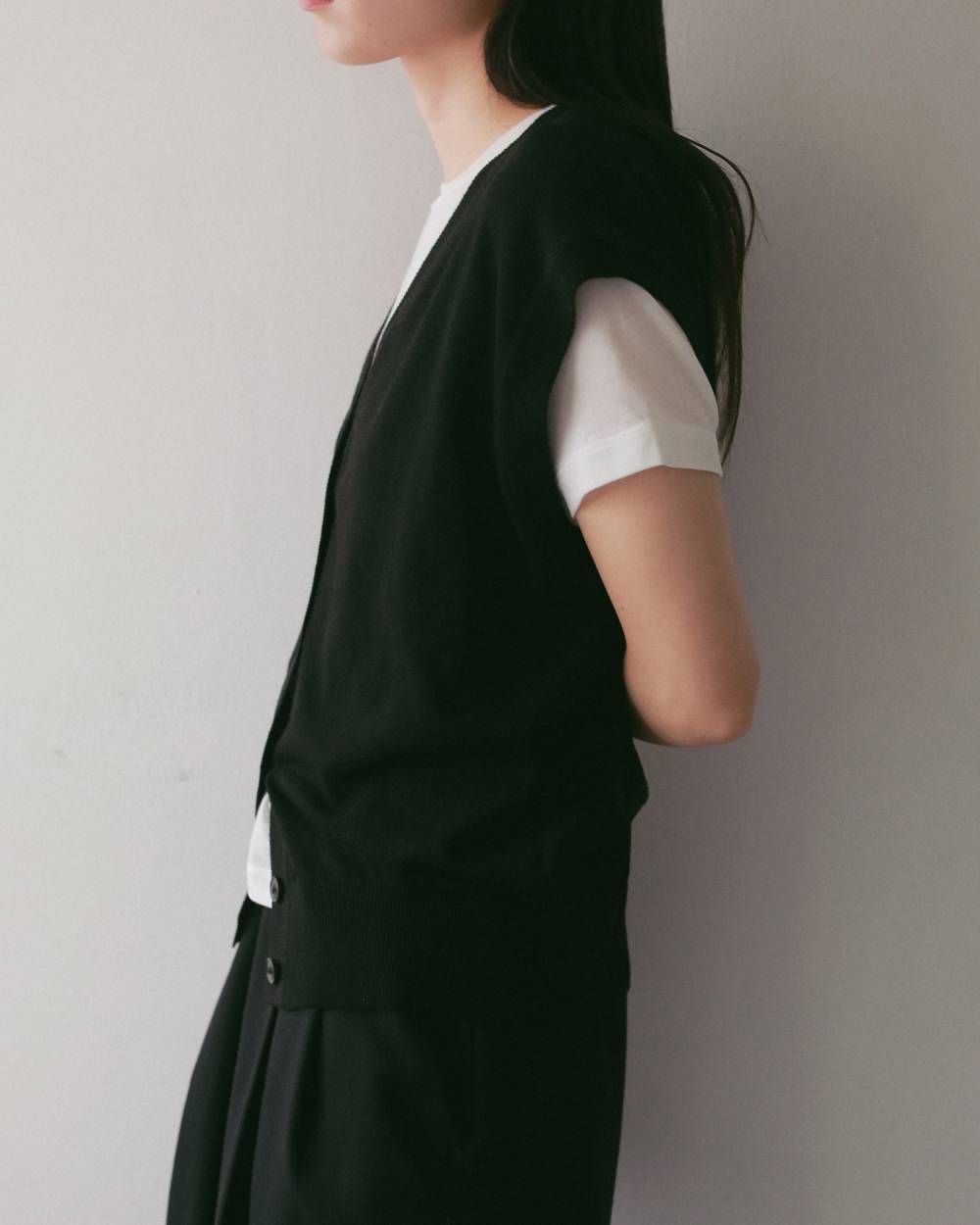 Vネック ボタンベスト (ブラック) Vneck Botton Vest (Black) / 27SS