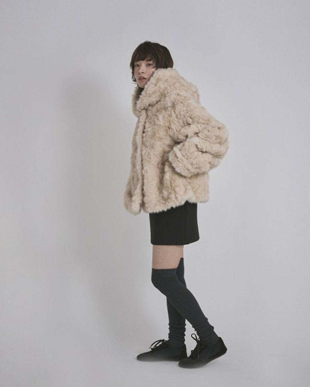 【先行予約】【26TH-07】ラビット調ファーフーディコート (クリーム) Rabbit Like Fur Hoodie Coat (Cream) /  エコファー  /  フェイクファー 【受注期間6/14 23:59まで】