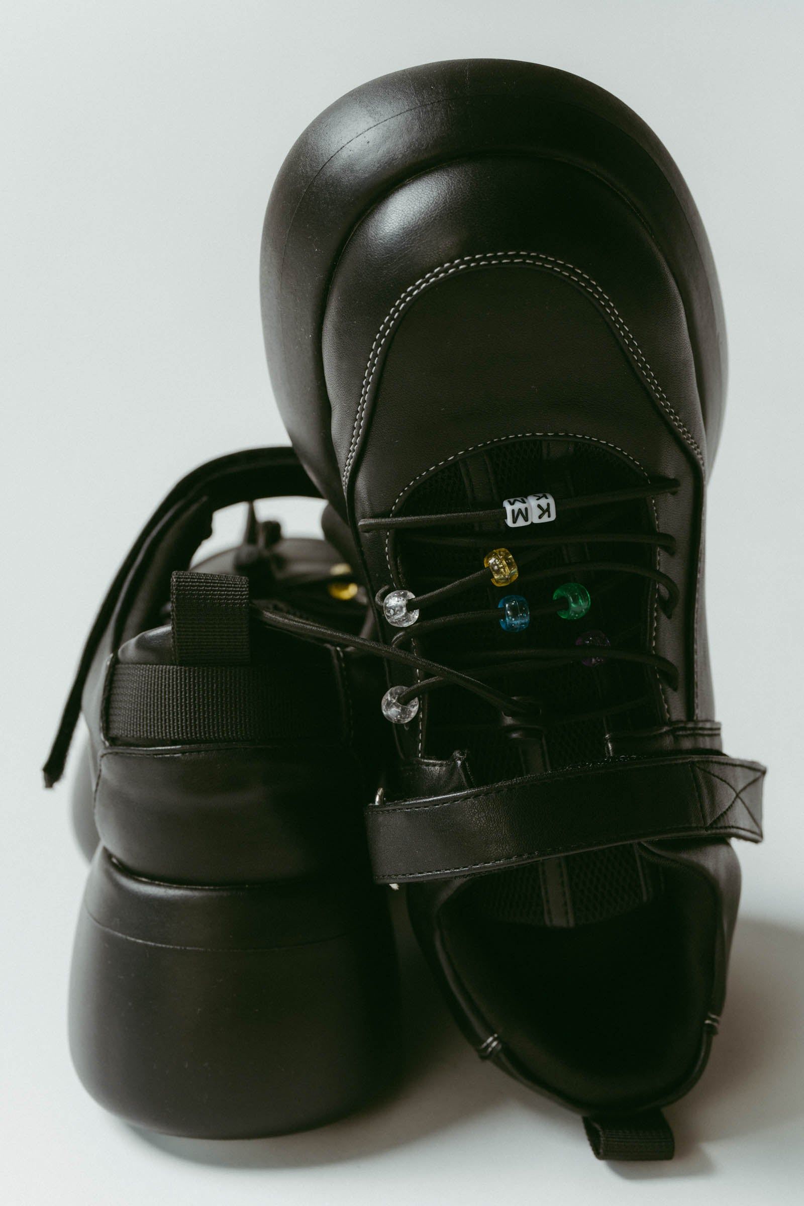 beaded sneakers / ビーズスニーカー (ブラック) / 25AW