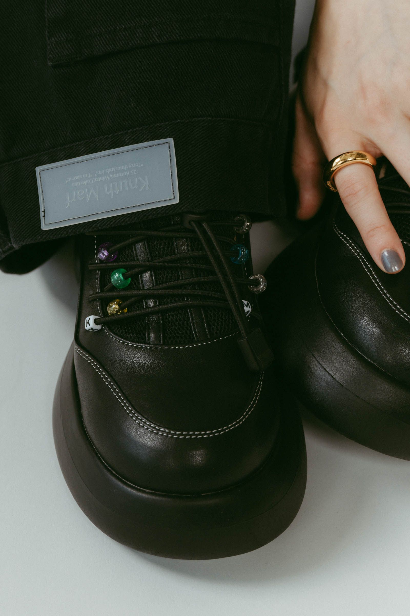 beaded sneakers / ビーズスニーカー (ブラック) / 25AW