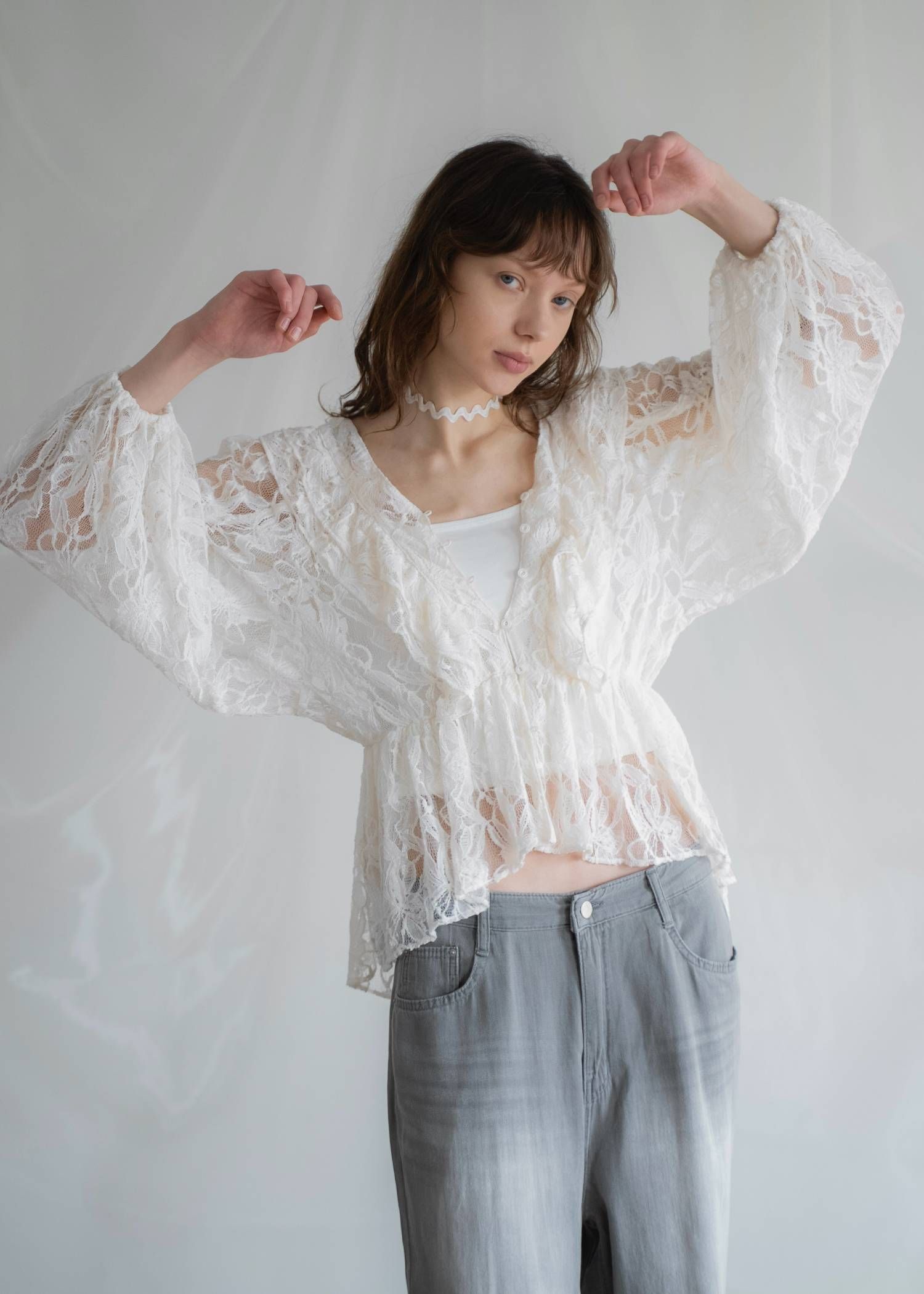 ボリュームスリーブ レースブラウス (ナチュラル) tiered frill neck volume sleeve lace BL (Natural) /  26SS