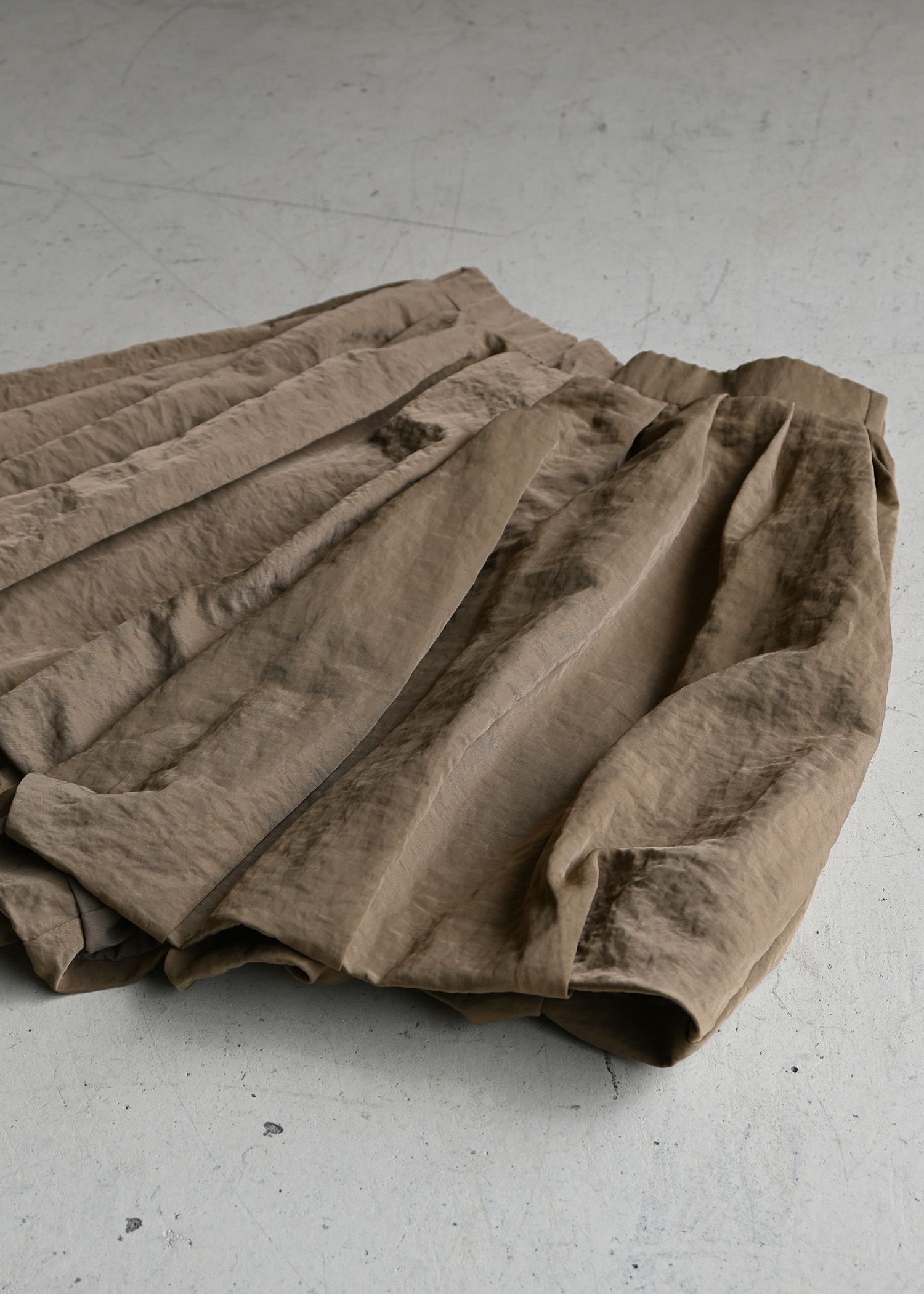 volume tuck balloon S/PT / ボリュームタックバルーン ショートパンツ (タン) / 25AW /