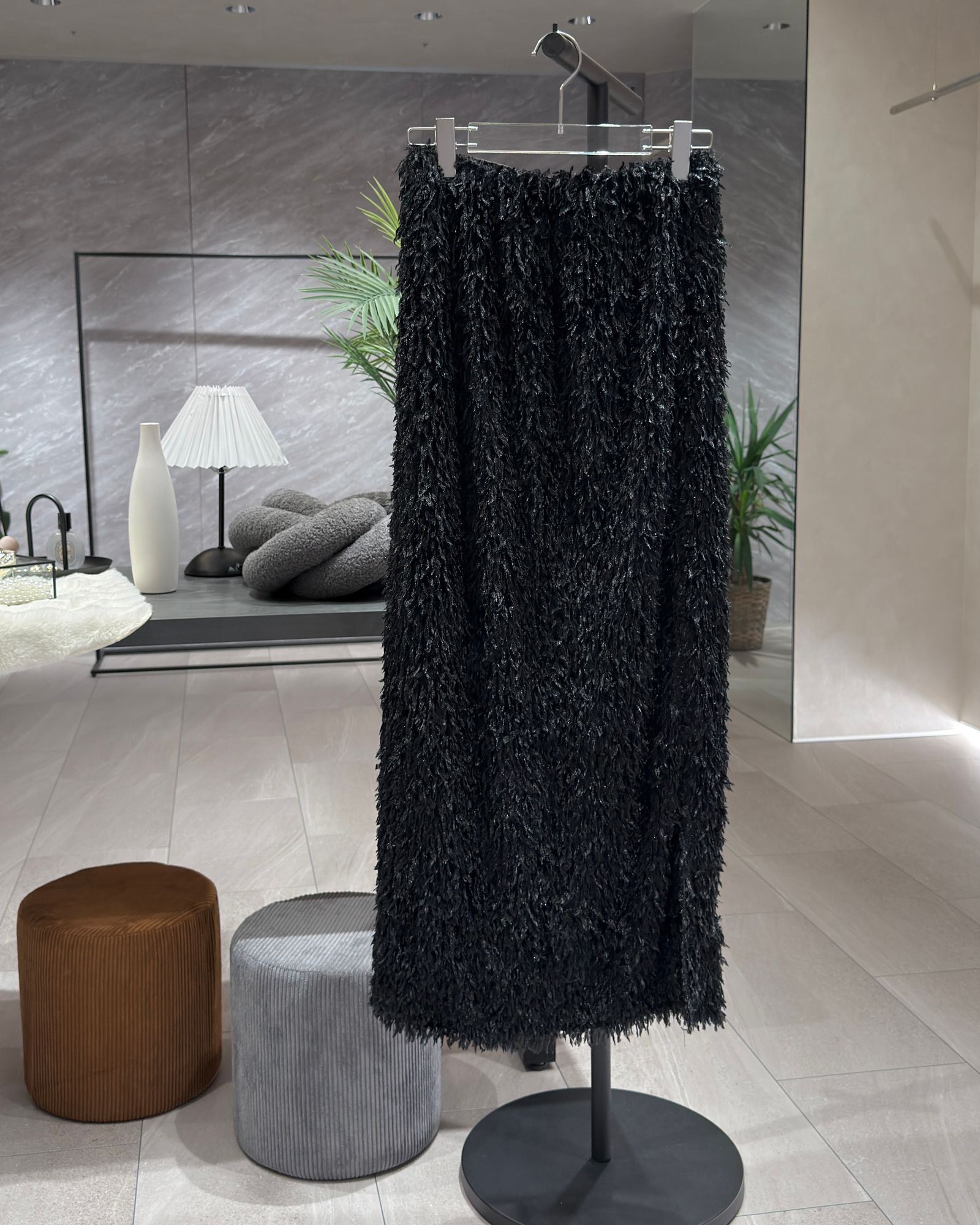 Feather slit skirt / フェザースリットスカート (ブラック) / 25AW