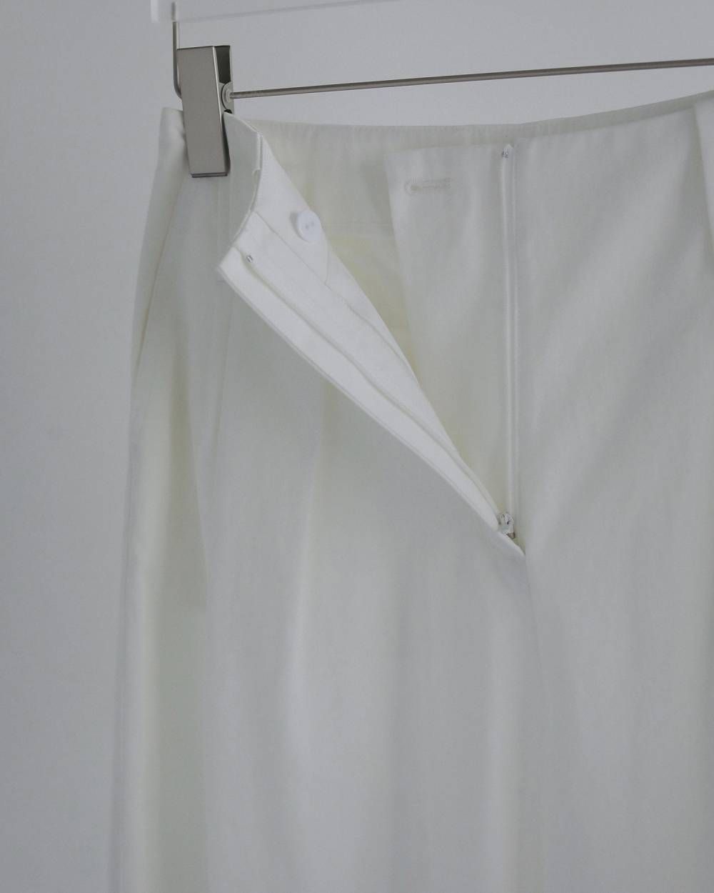 タック バミューダパンツ (ホワイト) Tuck Bermuda Pants (White) / 27SS