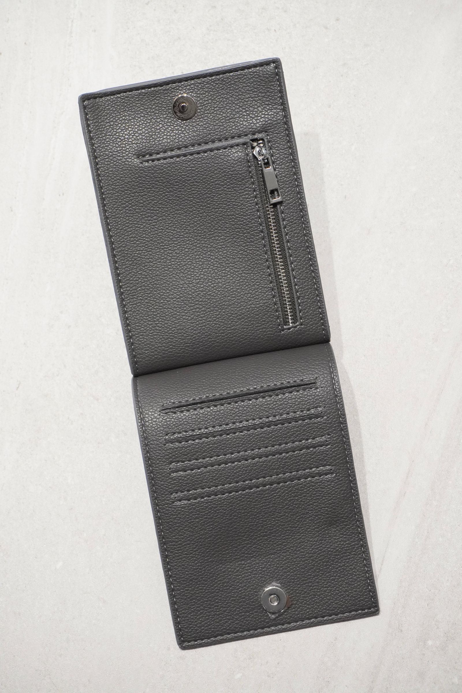 RECYCLING LEATHER MULTI MOBILE POUCH / リサイクルレザーマルチモバイルポーチ (チャコール) スマホショルダー/コインケース・カードホルダー付き / 取り外し可能