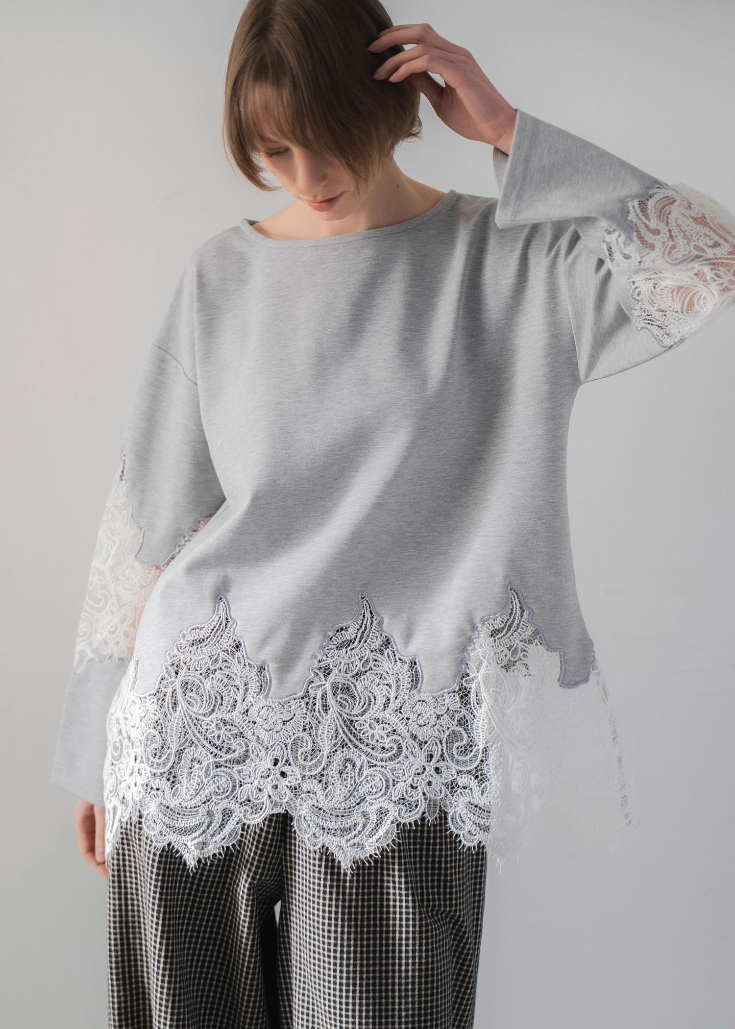 scallop lace sheer panel cut & sewn tops / シアーレース カットソートップス (Gray) / 26SS