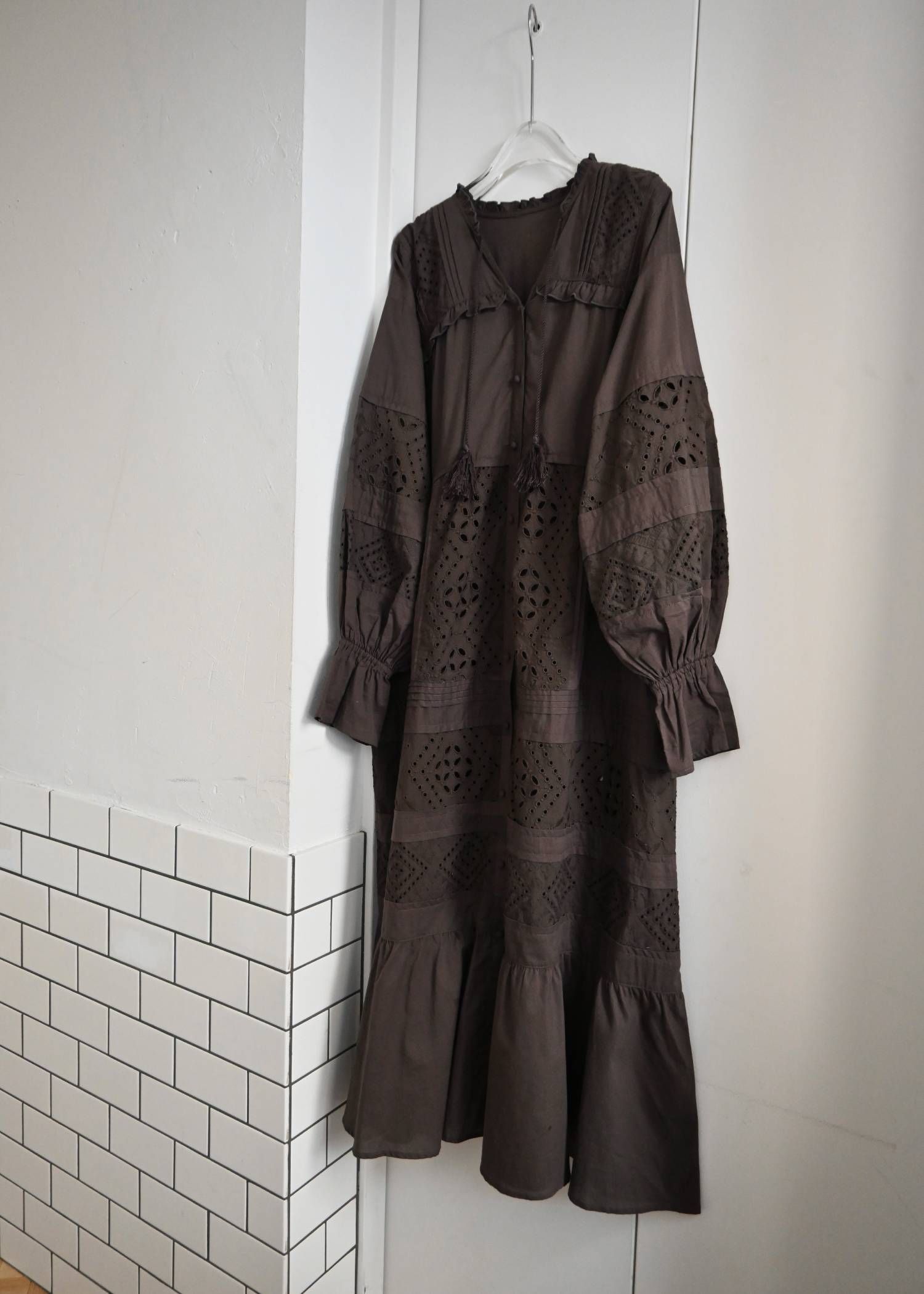 ティアードワンピース (ブラウン) pieced cotton lace tiered volume OP (Brown) /  26SS