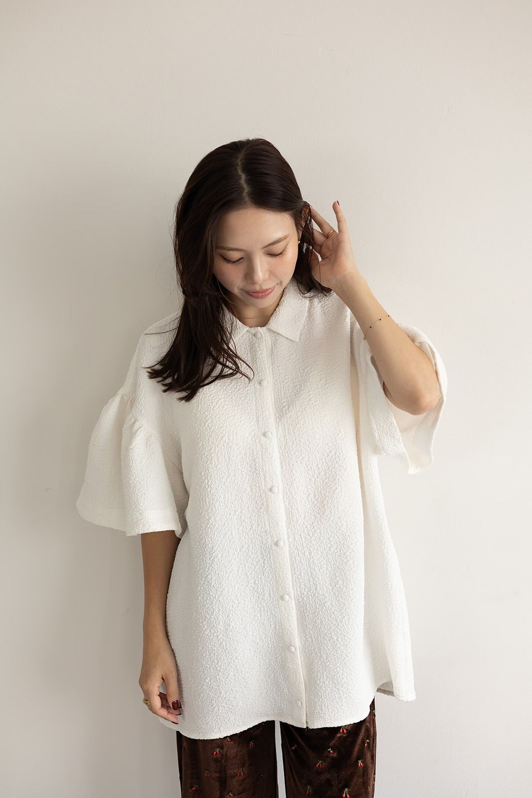 ふくれジャカードギャザースリーブブラウス (ホワイト)  Puffy Jacquard Blouse (White) /  26SS