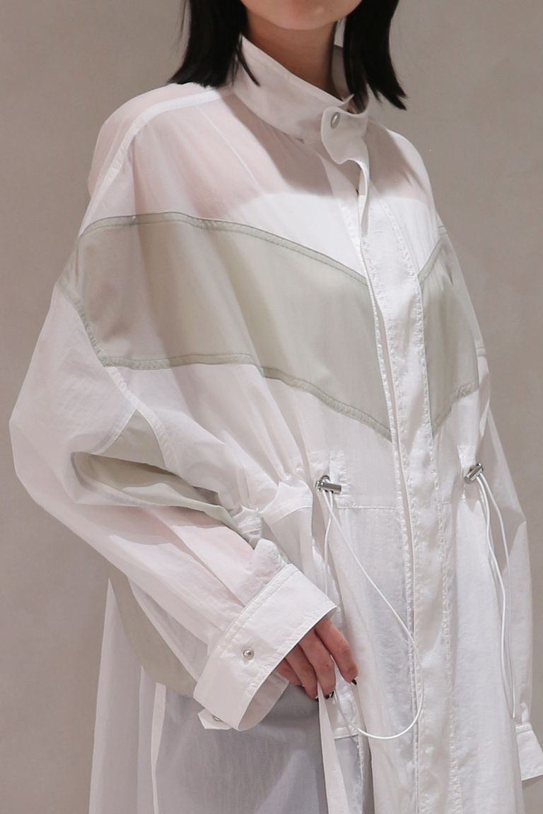 163cm 着用:1 (店内照明)